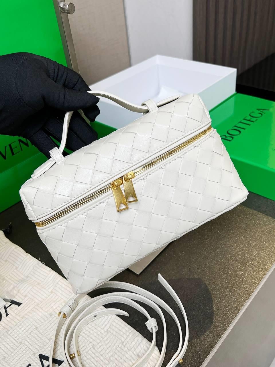 BTG BEYAZ MİNİ ÇANTA