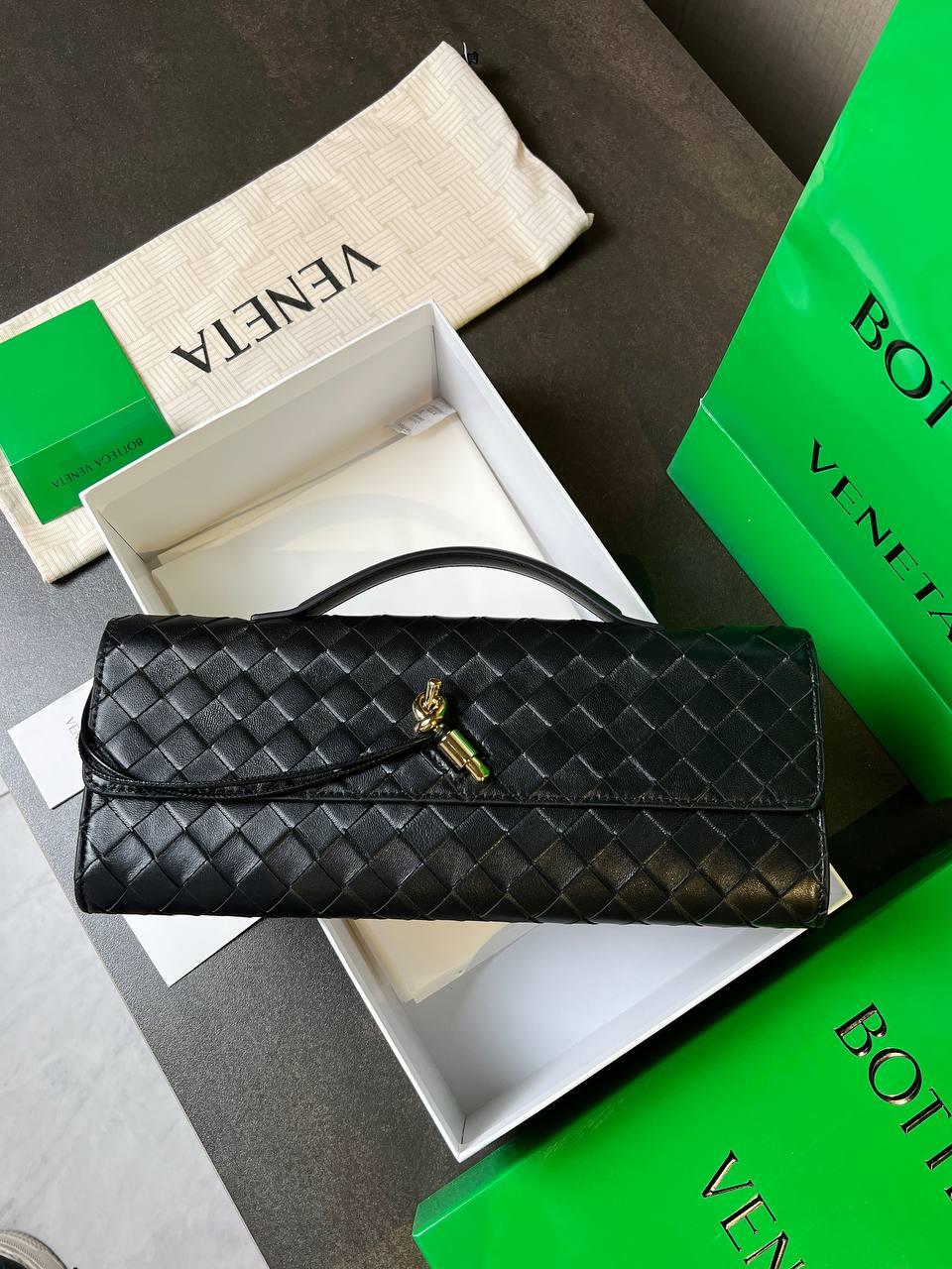 BTTGA SİYAH EL ÇANTASI