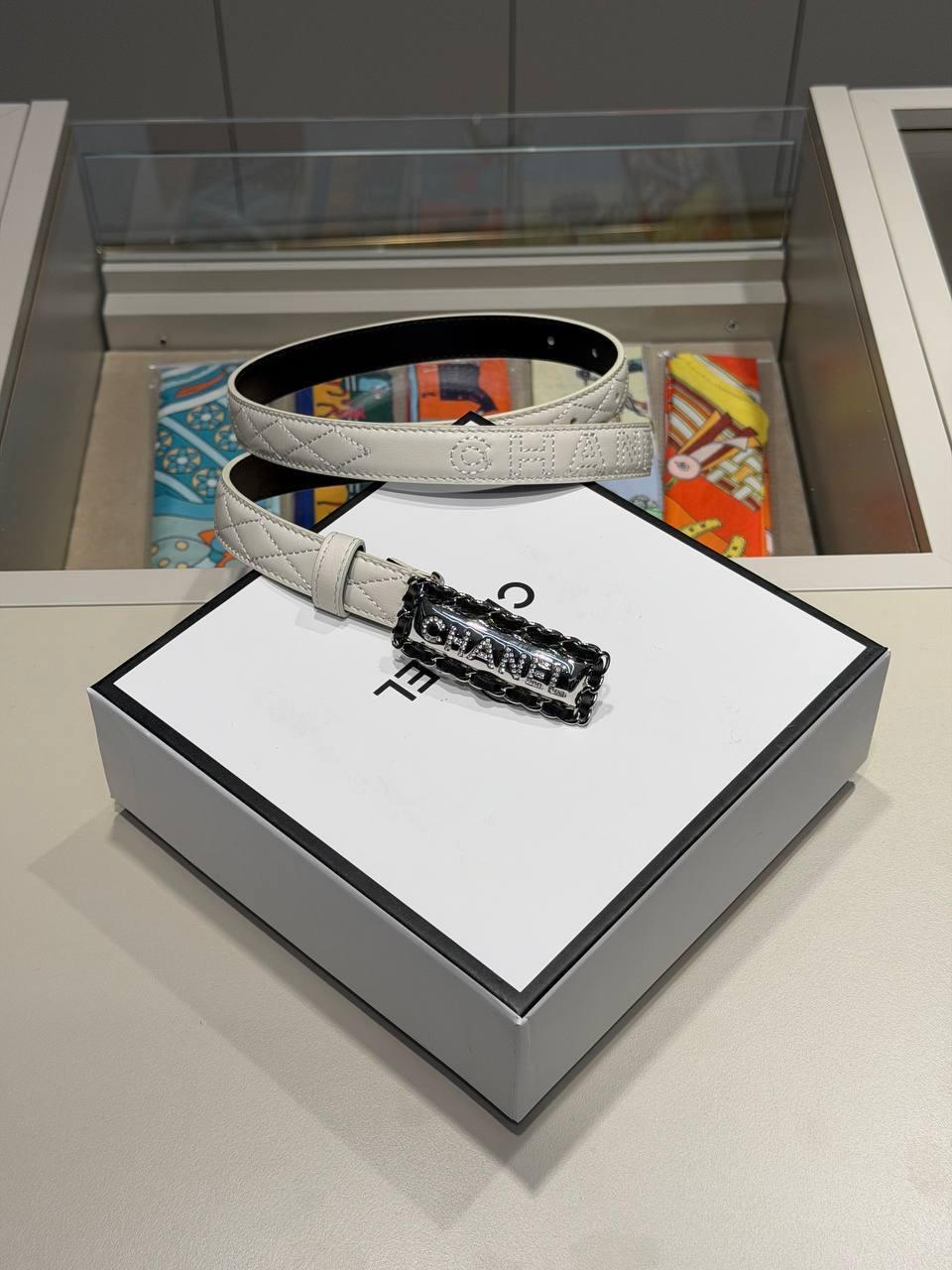 CHNL BEYAZ KRİSTAL DERİ KEMER