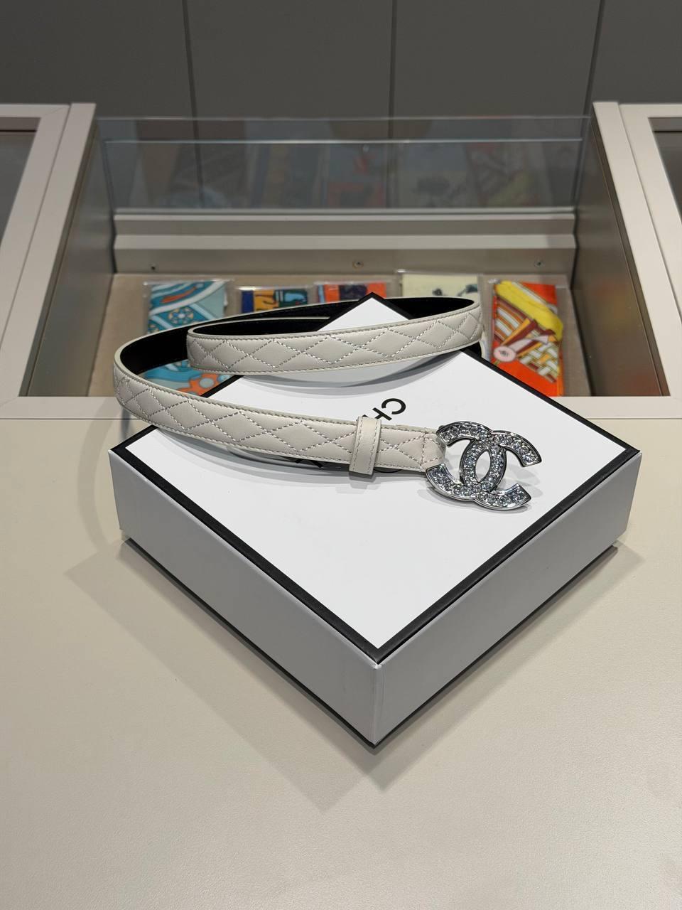 CHNL BEYAZ LOGO DERİ KEMER