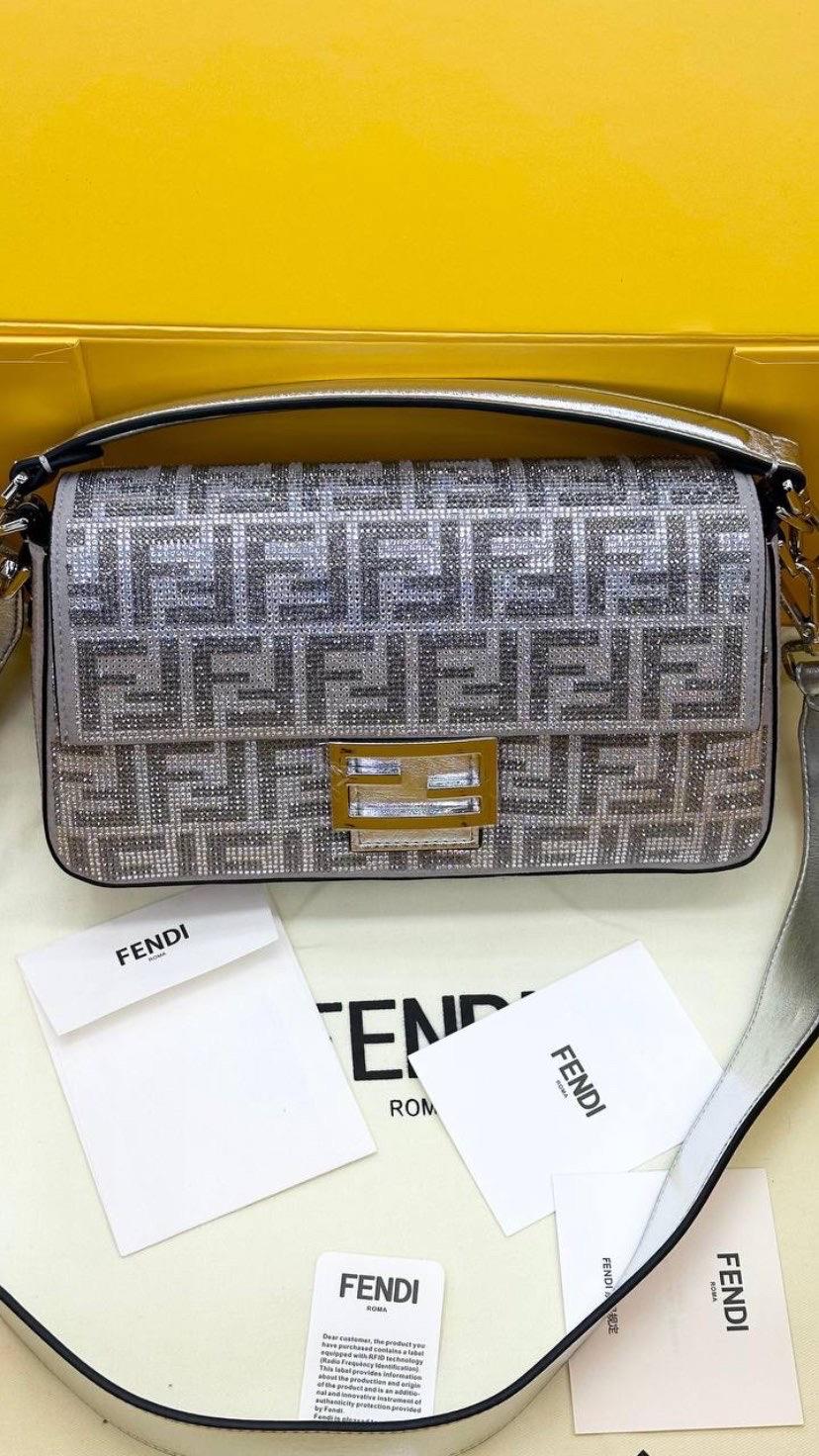 FNDİ GÜMÜŞ TAŞ DETAY ÇANTA