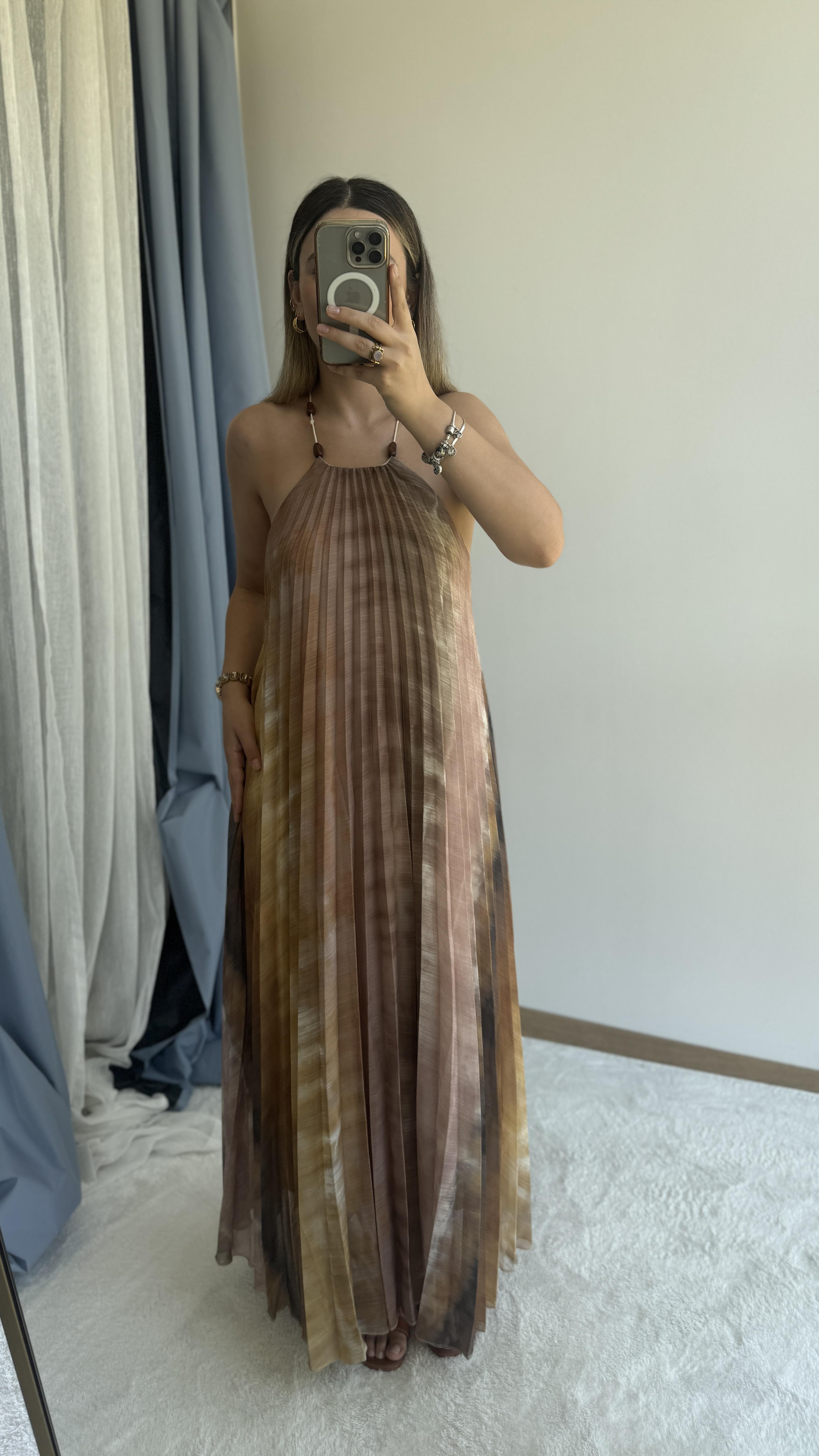 HALTER YAKA PİLELİ ELBİSE