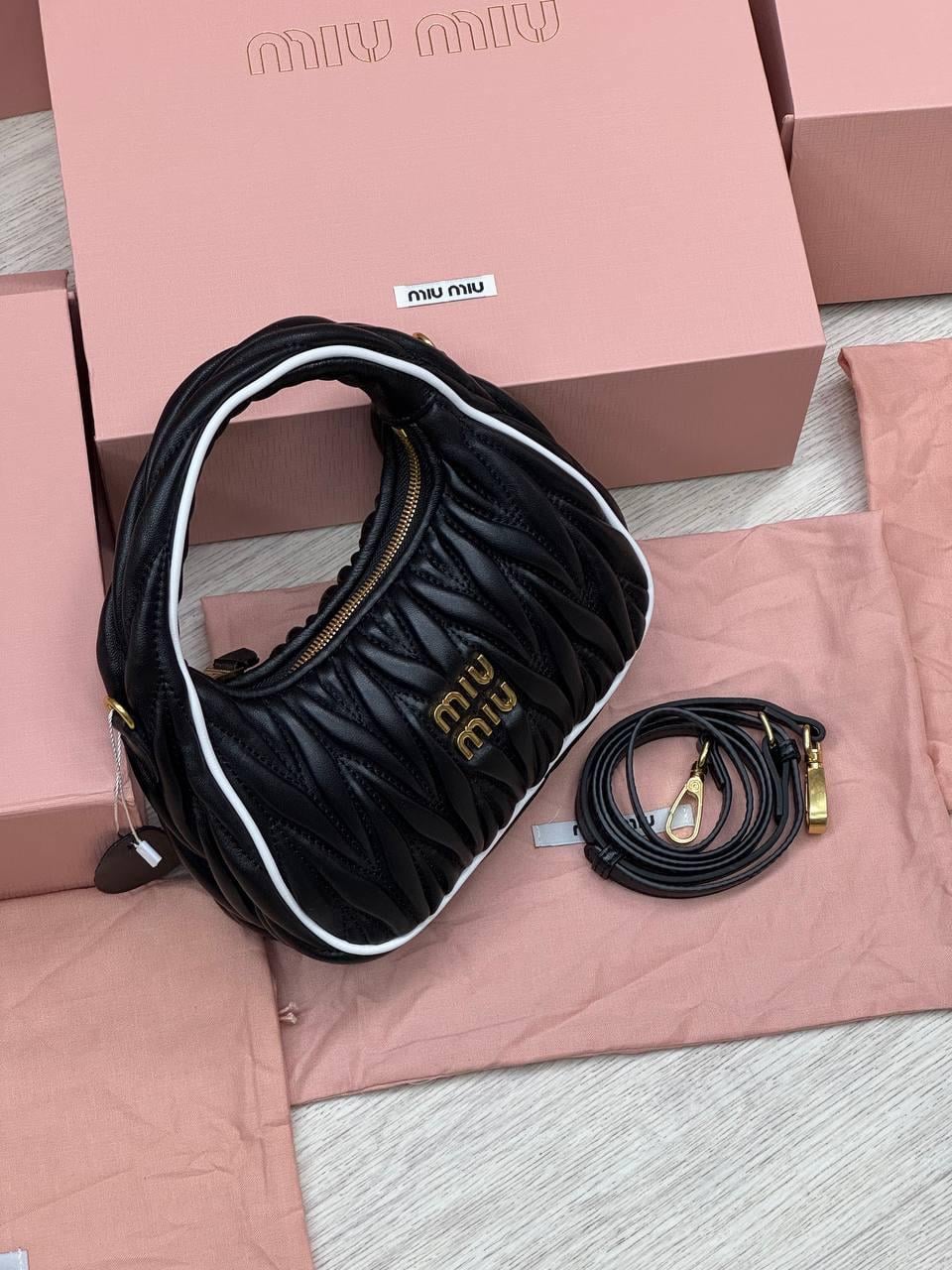 MİU WANDER SİYAH ÇANTA