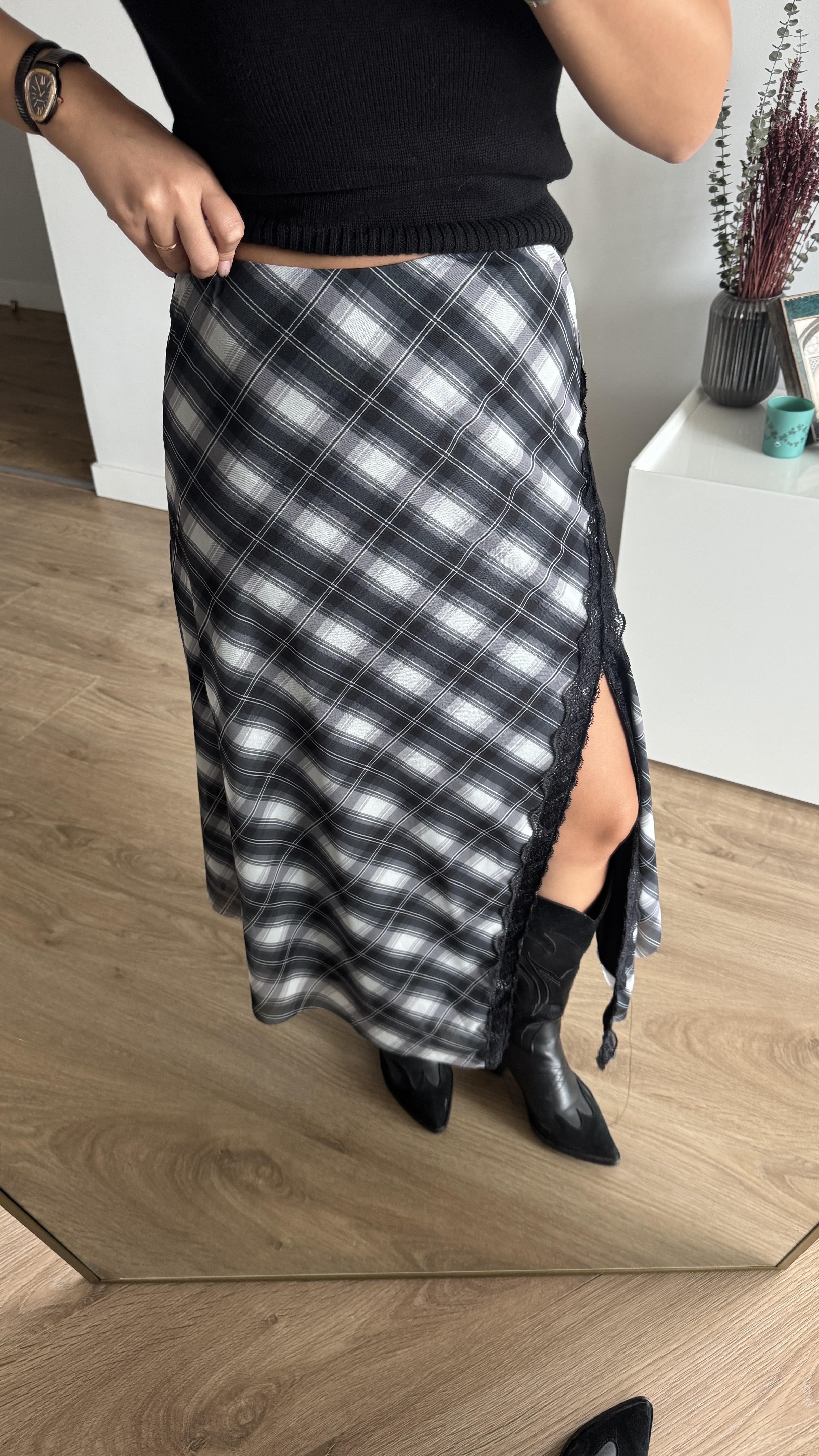 SİYAH ASİMETRİK ETEK