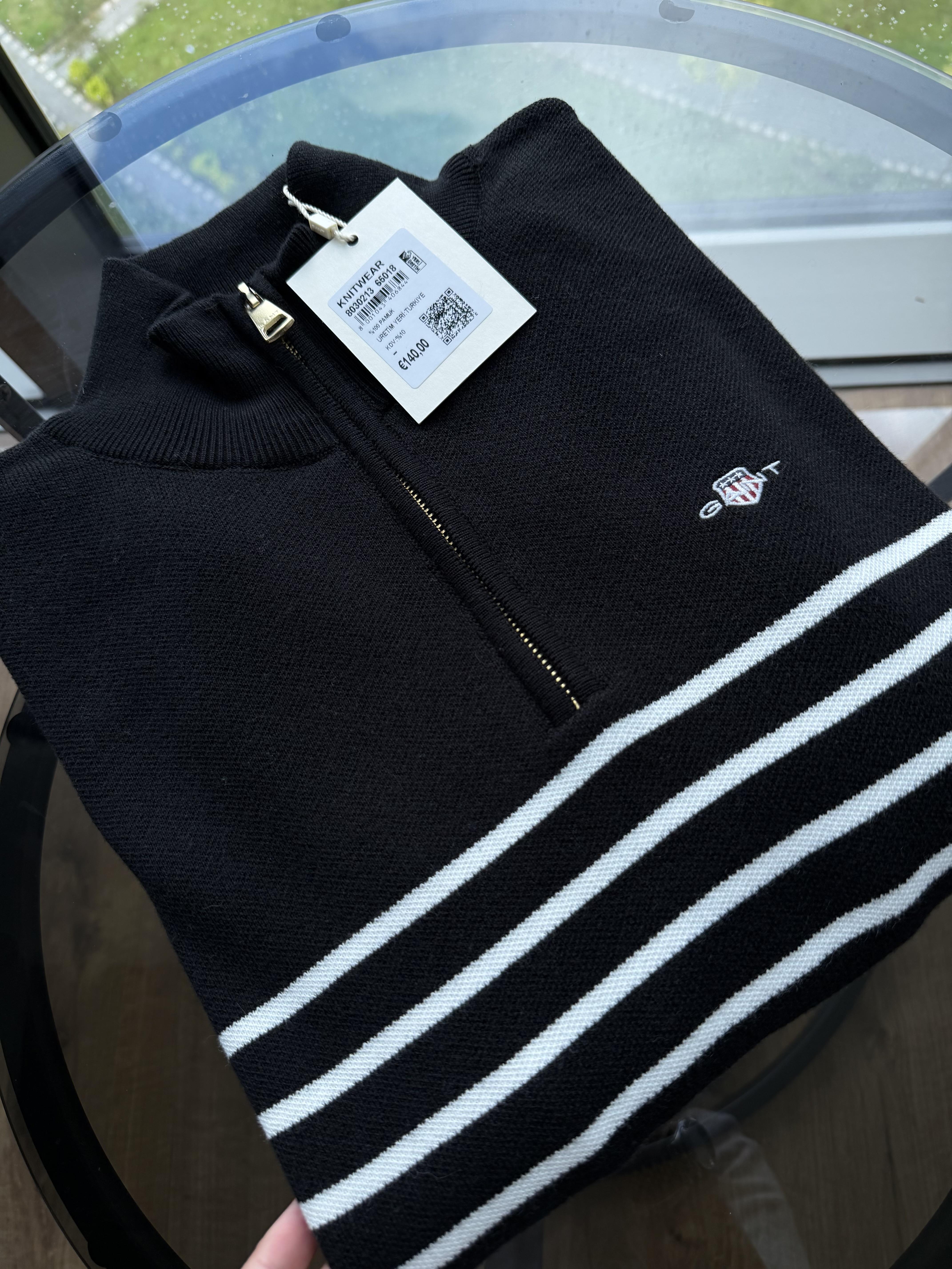 SİYAH ÇİZGİLİ KAZAK