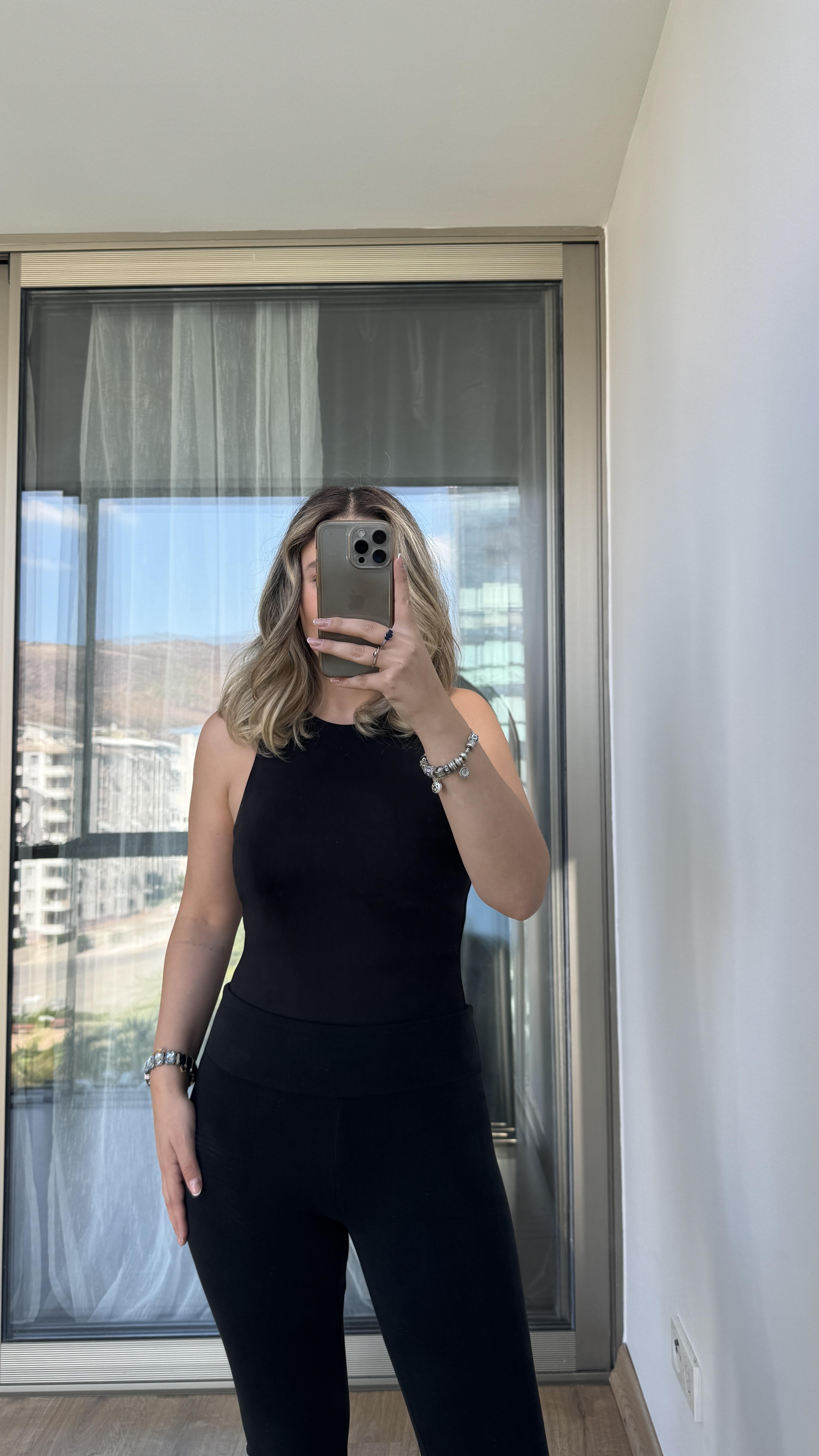 SİYAH HALTER YAKA BODY