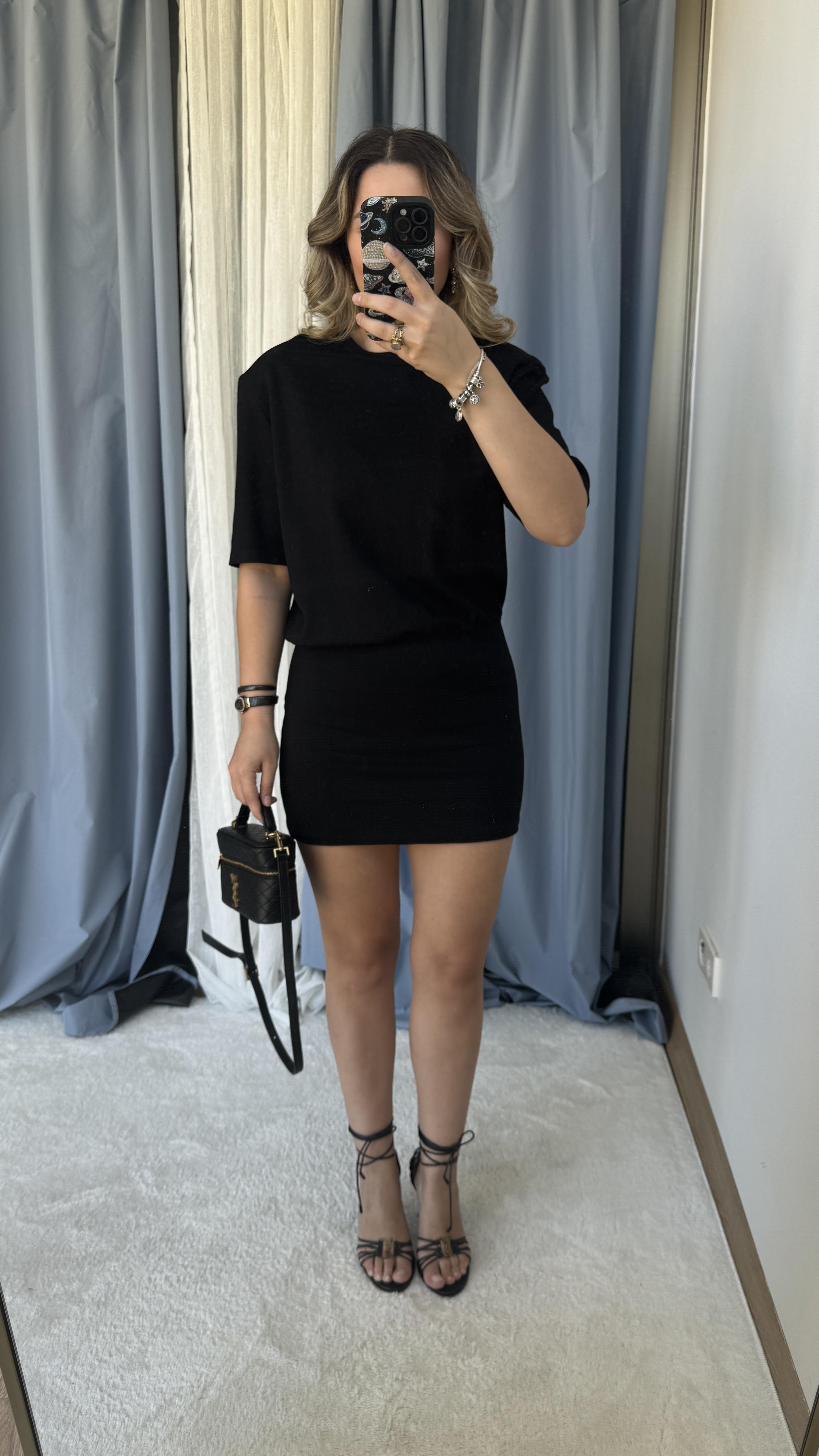 SİYAH VATKA DETAY ELBİSE 