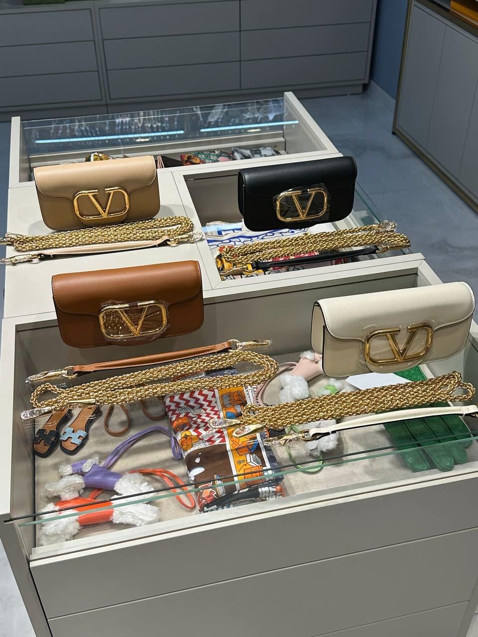 VLNTİNO DERİ ÇANTA