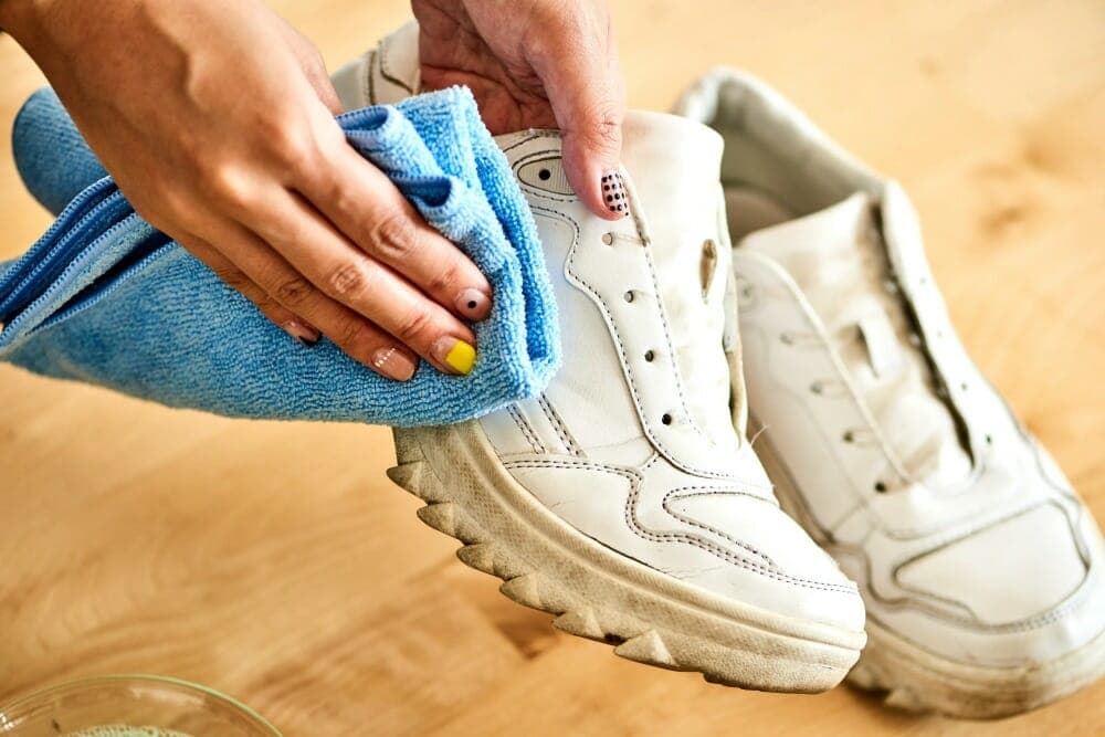 Beyaz Ayakkabı Temizleme