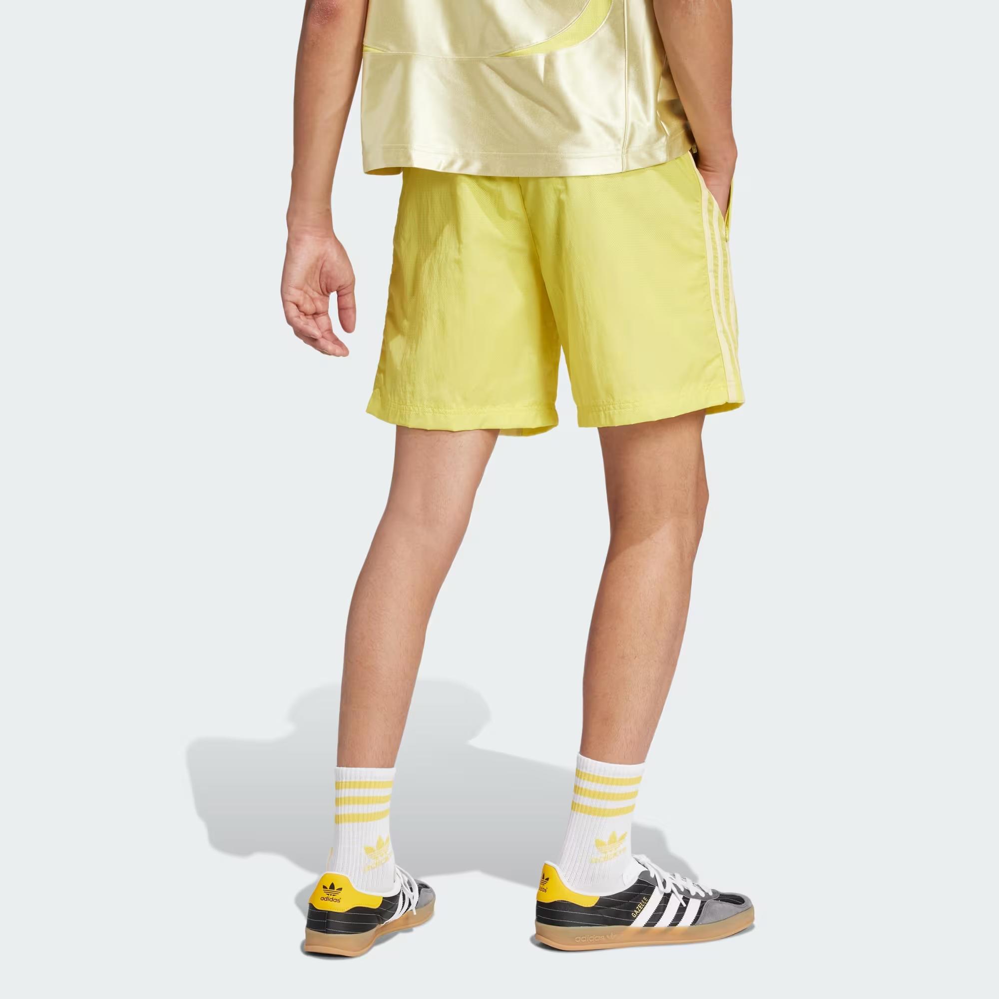 adidas Adicolor 2000s Erkek Şort