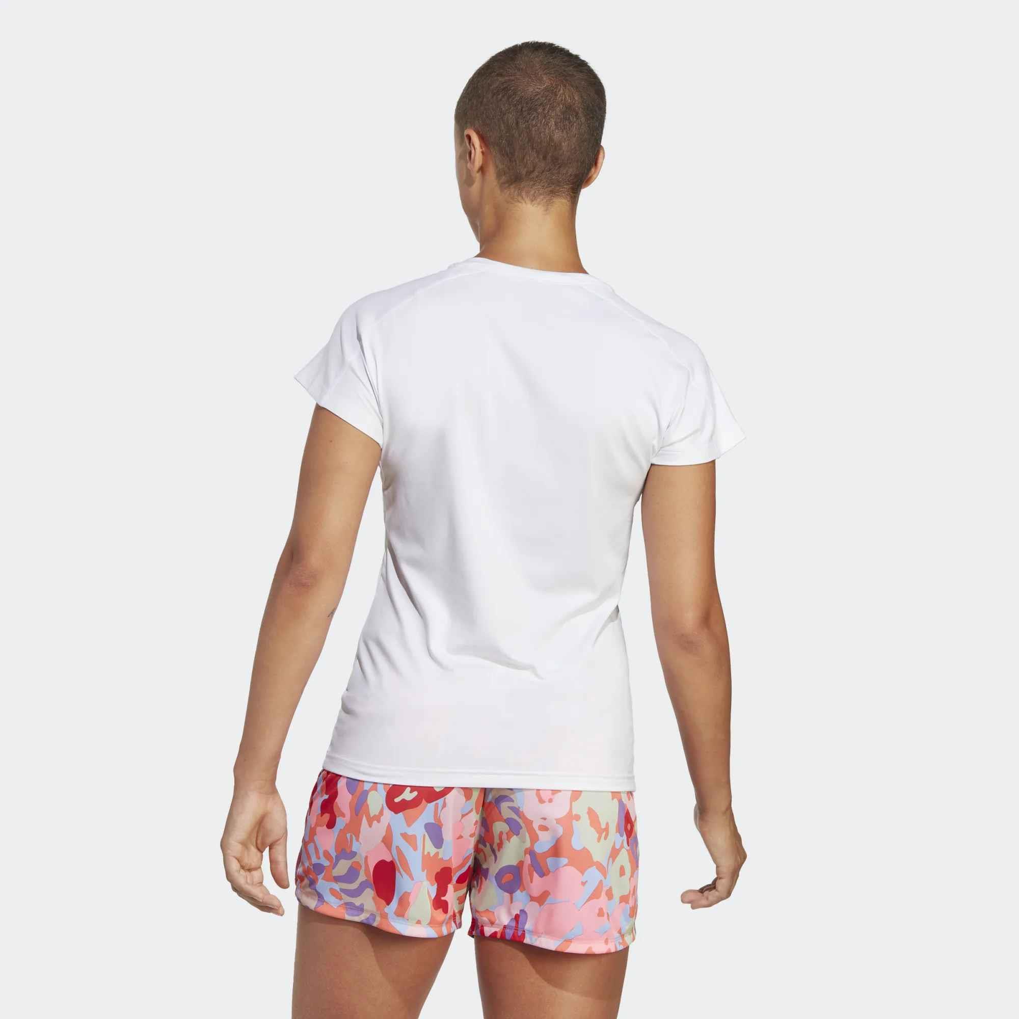 adidas Aeroready Train Essentials Minimal Branding Kadın Tişört