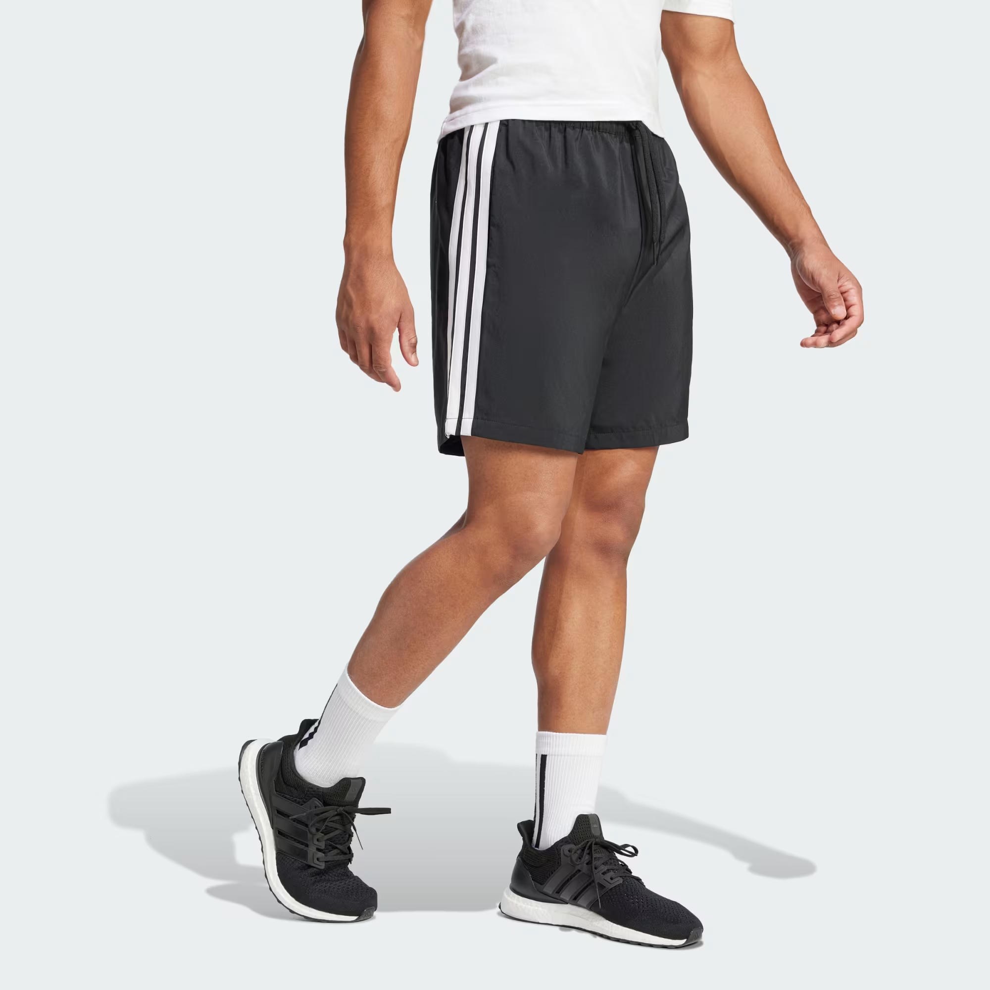 adidas Essential 3-Stripes Chelsea Erkek Şort