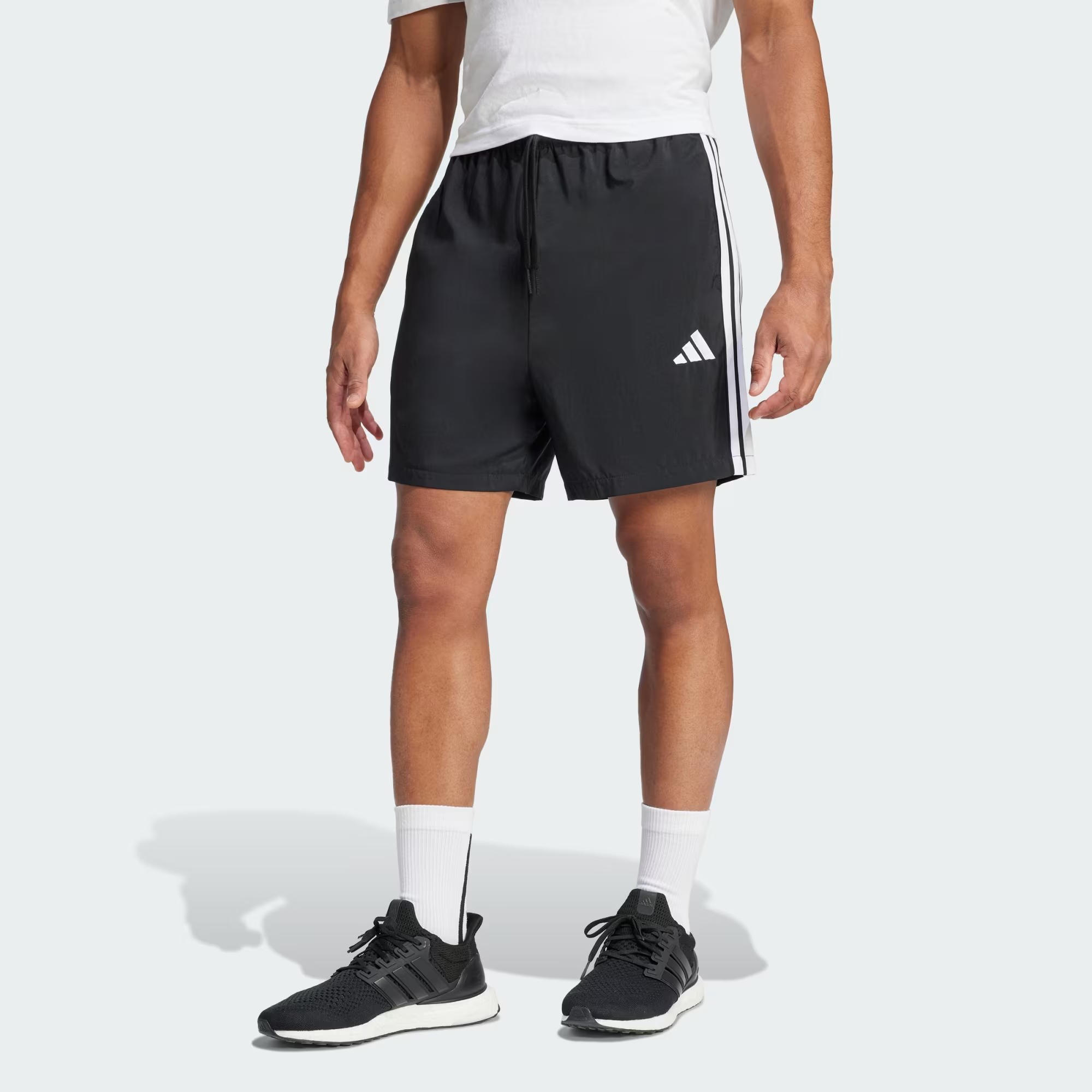 adidas Essential 3-Stripes Chelsea Erkek Şort