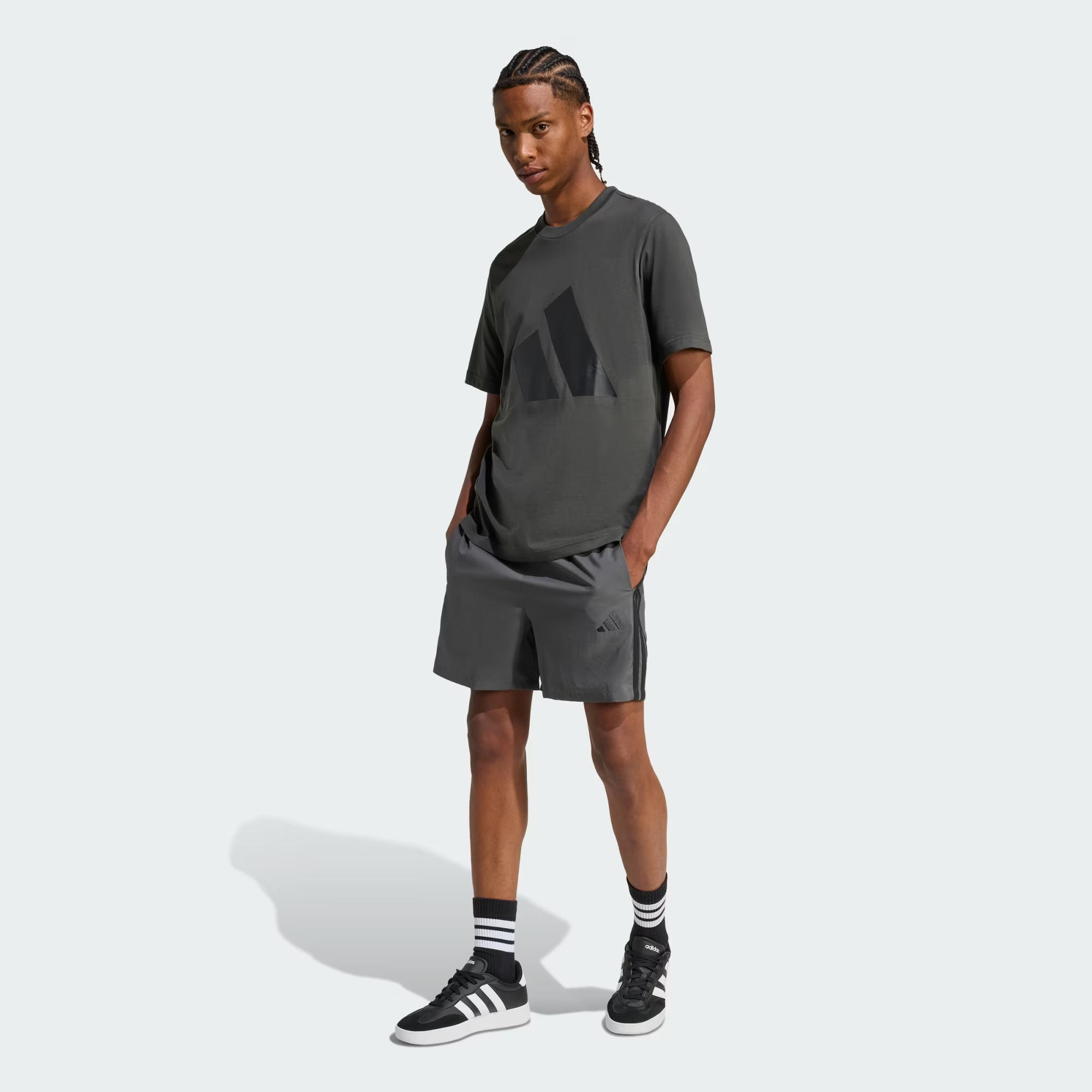 adidas Essentials 3 Stripes Chelsea Erkek Şort
