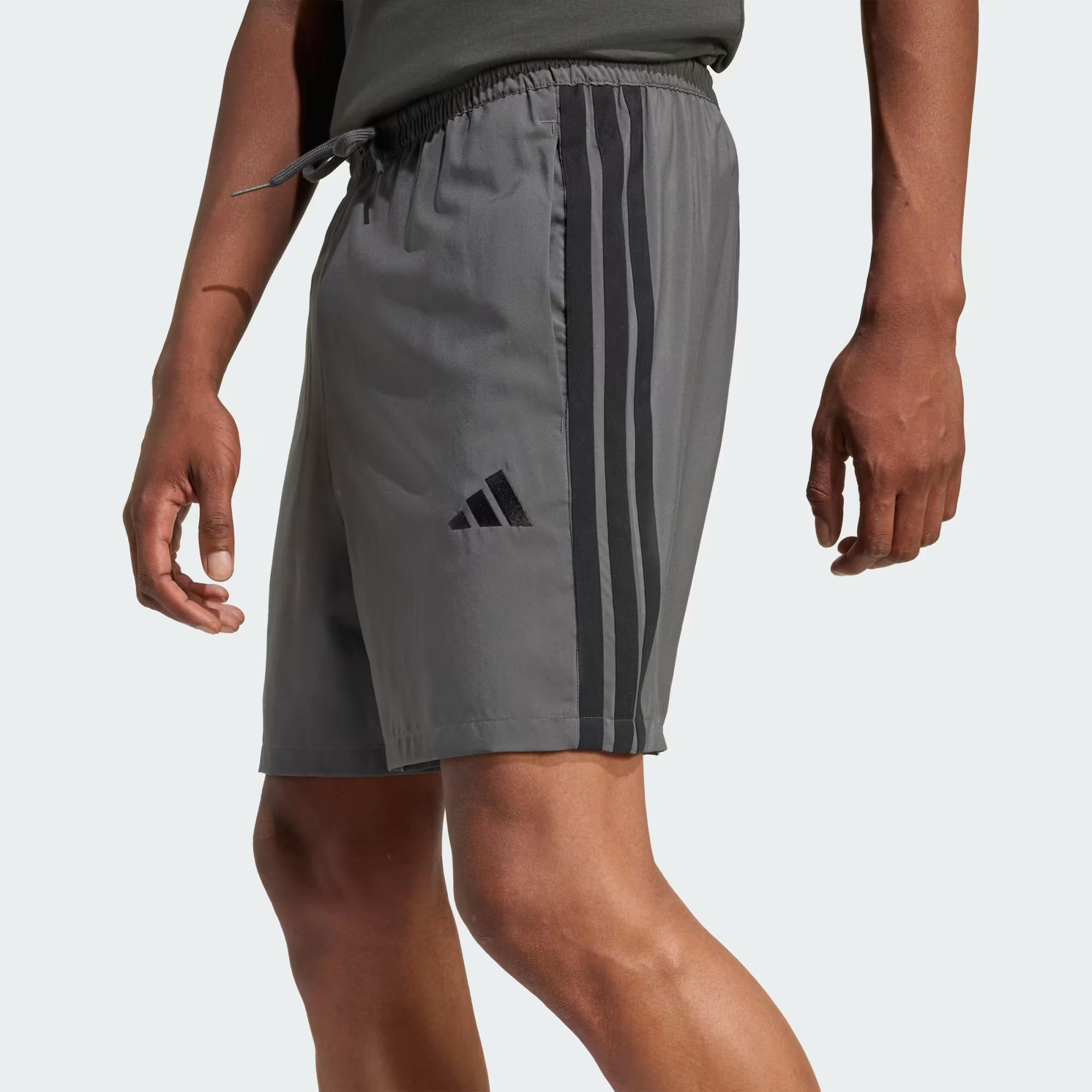 adidas Essentials 3 Stripes Chelsea Erkek Şort