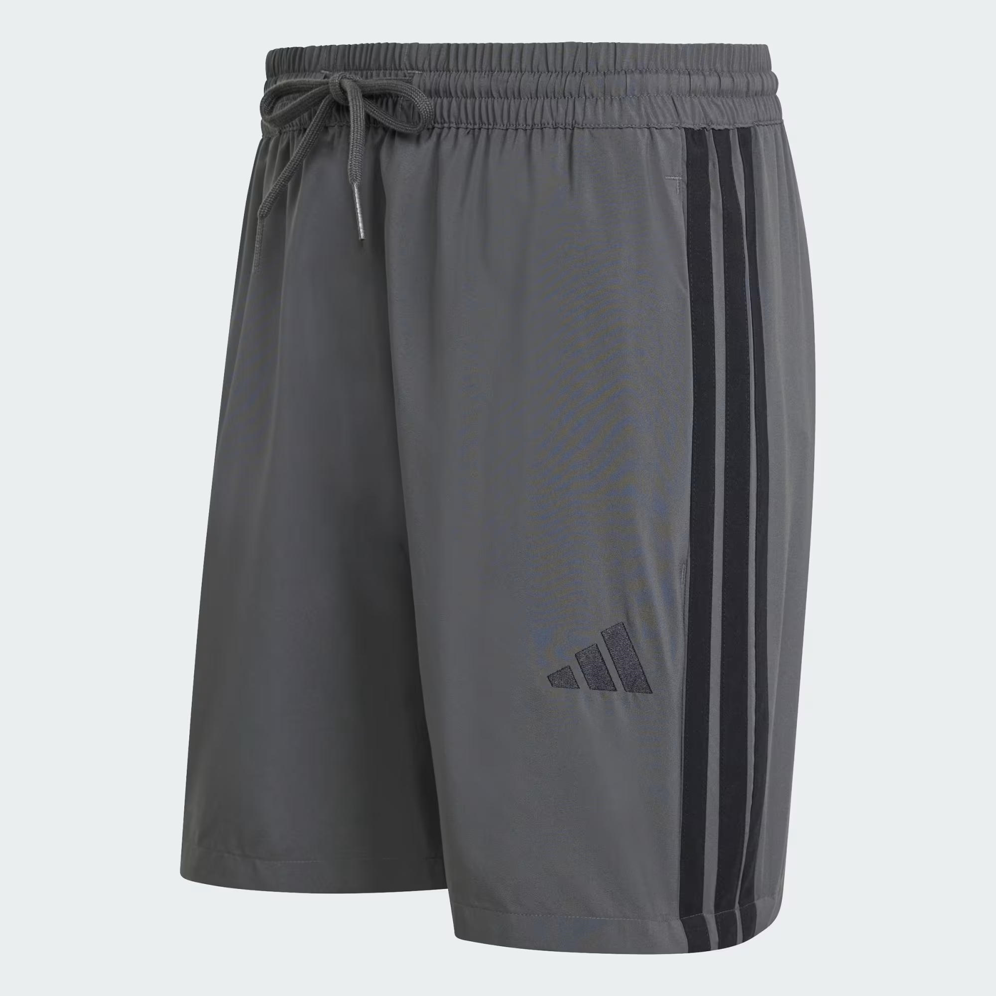 adidas Essentials 3 Stripes Chelsea Erkek Şort