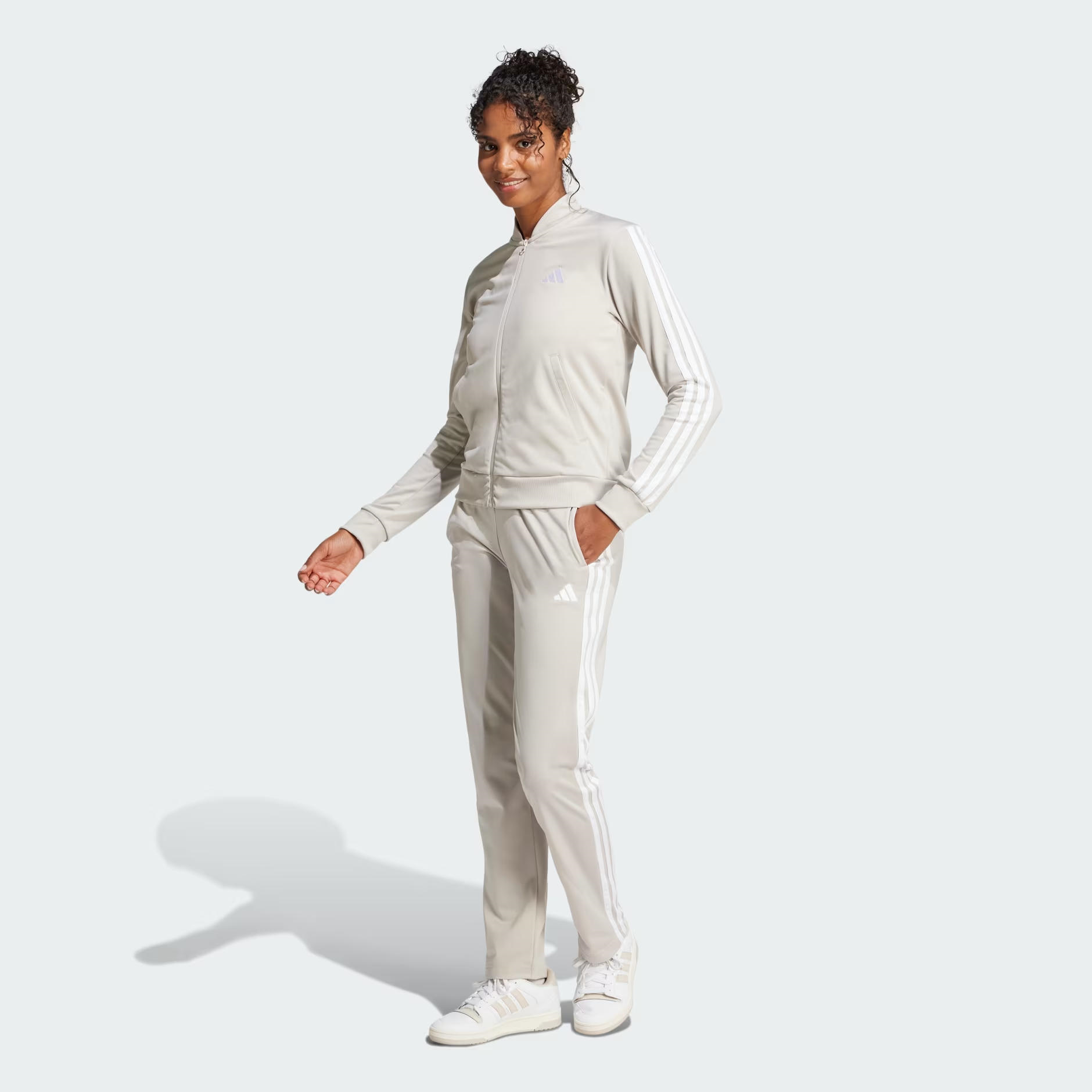 adidas Essentials 3-Stripes Kadın Eşofman Takımı