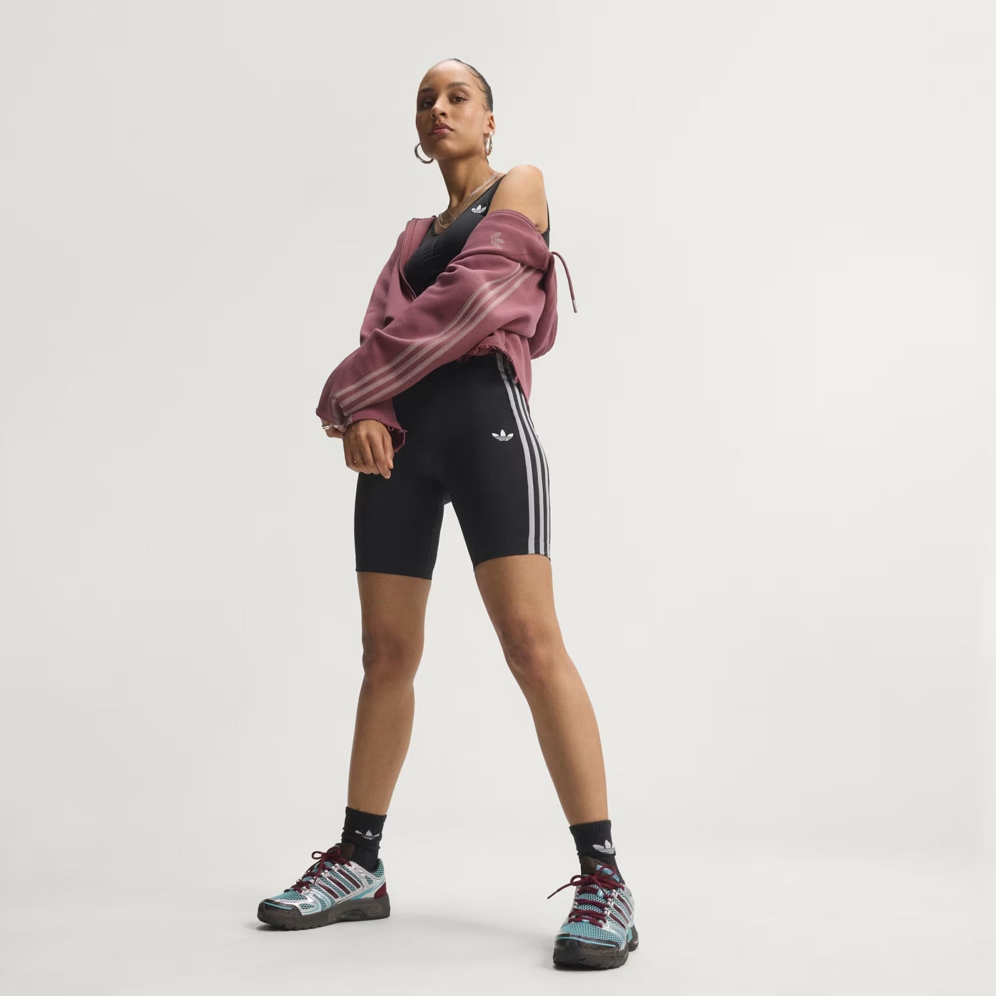 adidas Essentials 3 Stripes Kadın Şort