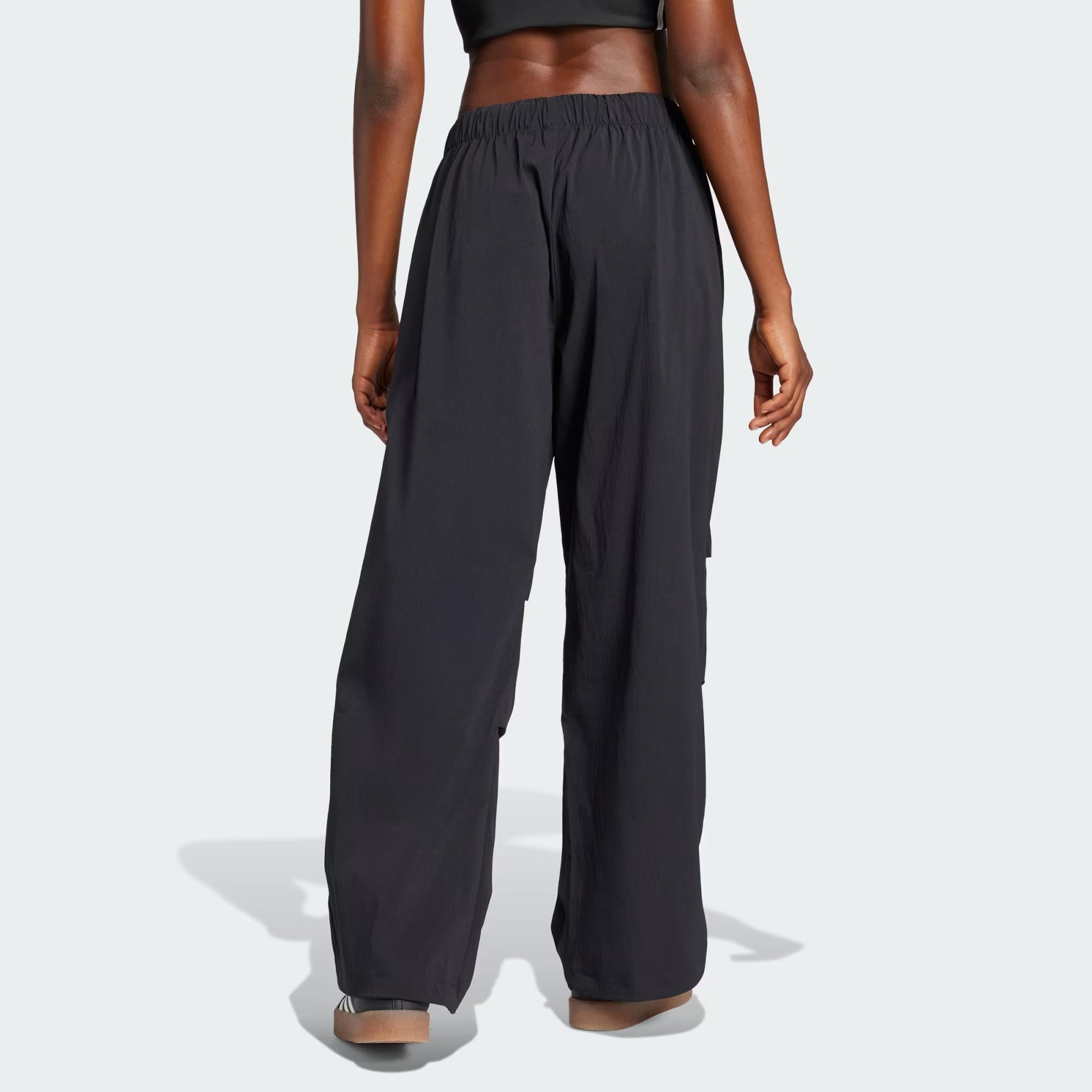 adidas Essentials Ripstop Parachute Kadın Eşofman Altı