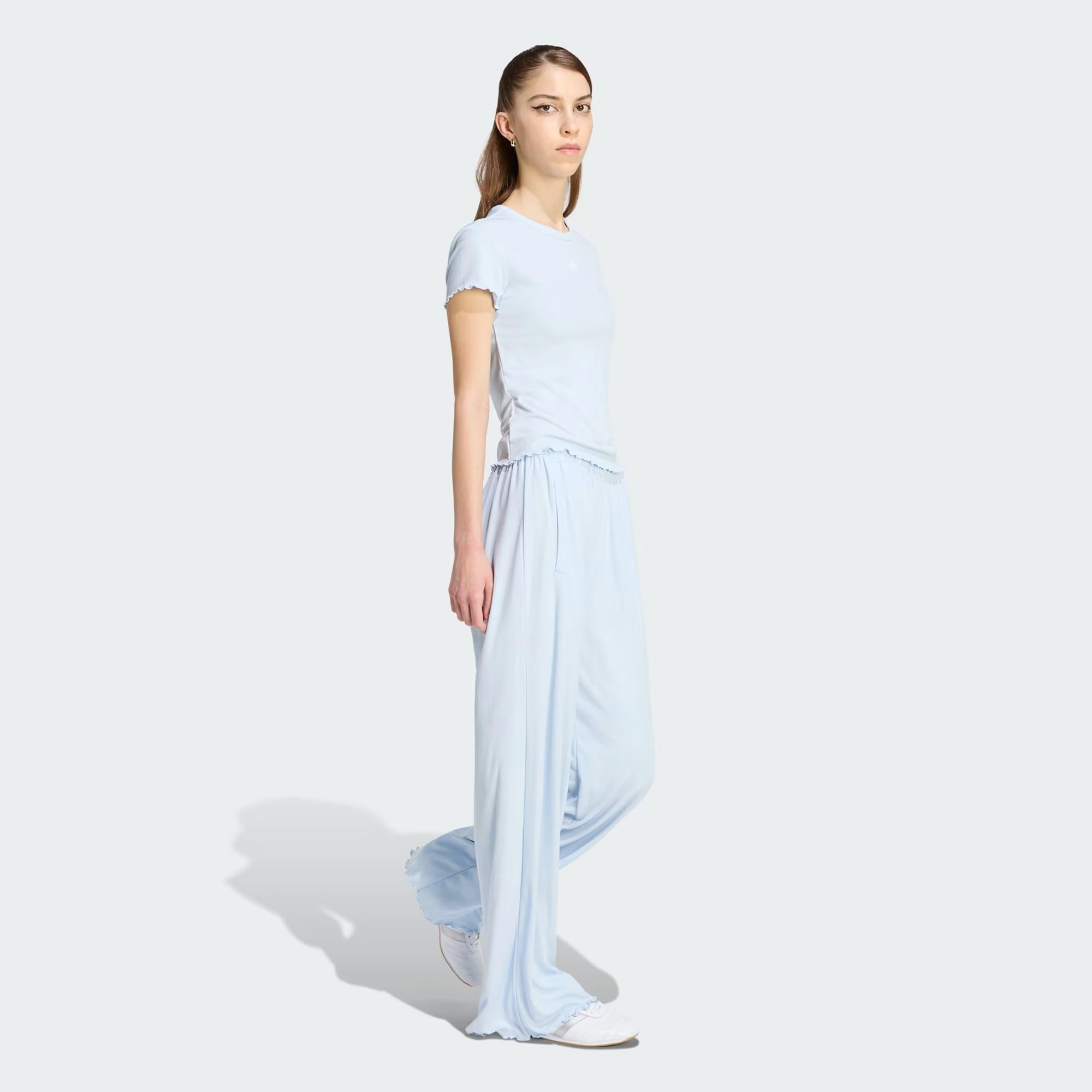adidas Essentials Scalloped Edge Baby Kadın Tişört