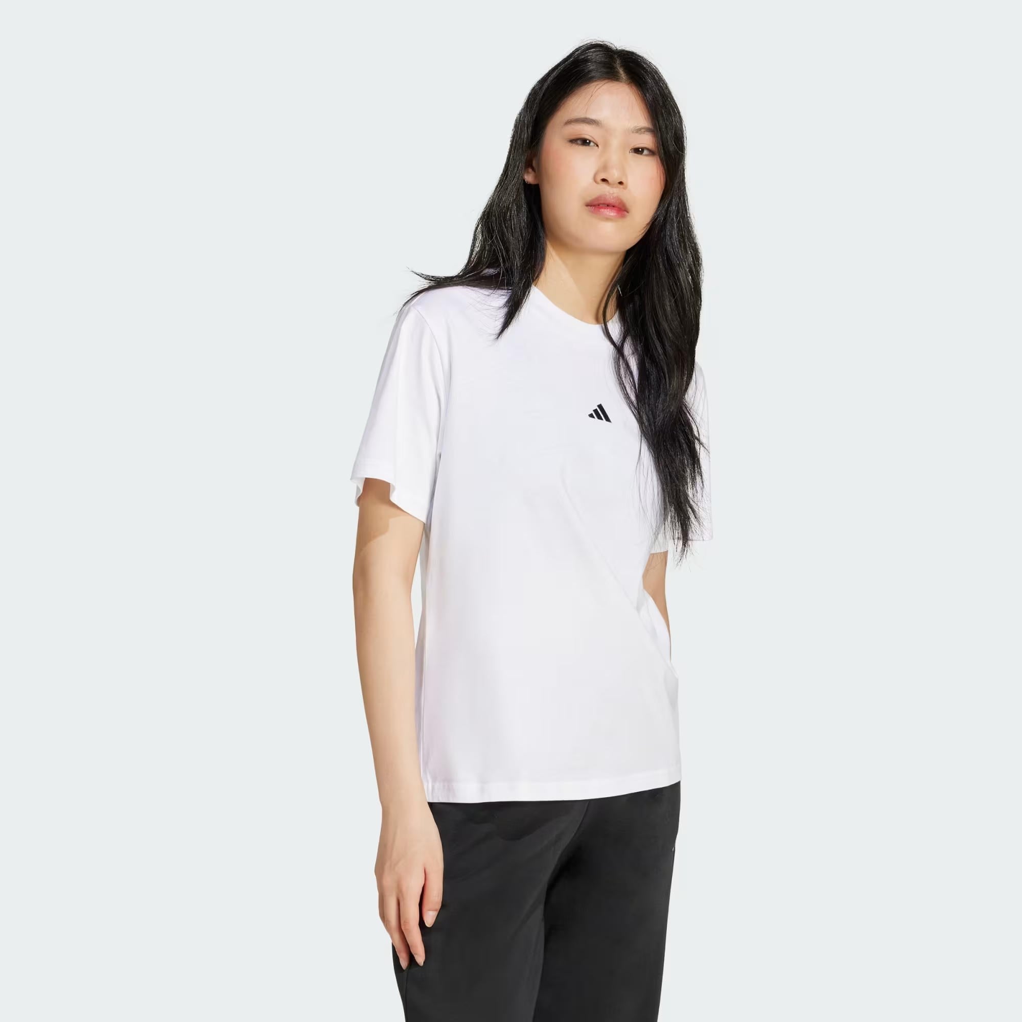 adidas Essentials Small Logo Cotton Kadın Tişört