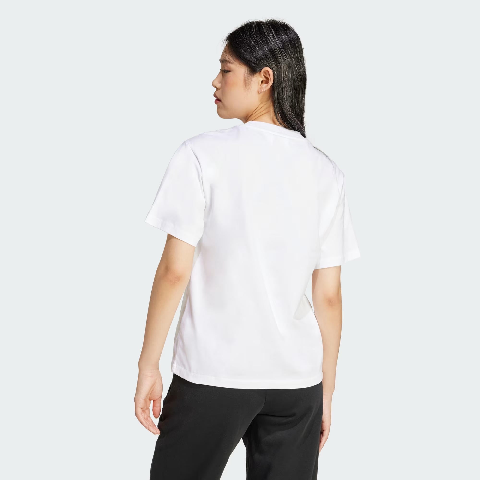 adidas Essentials Small Logo Cotton Kadın Tişört