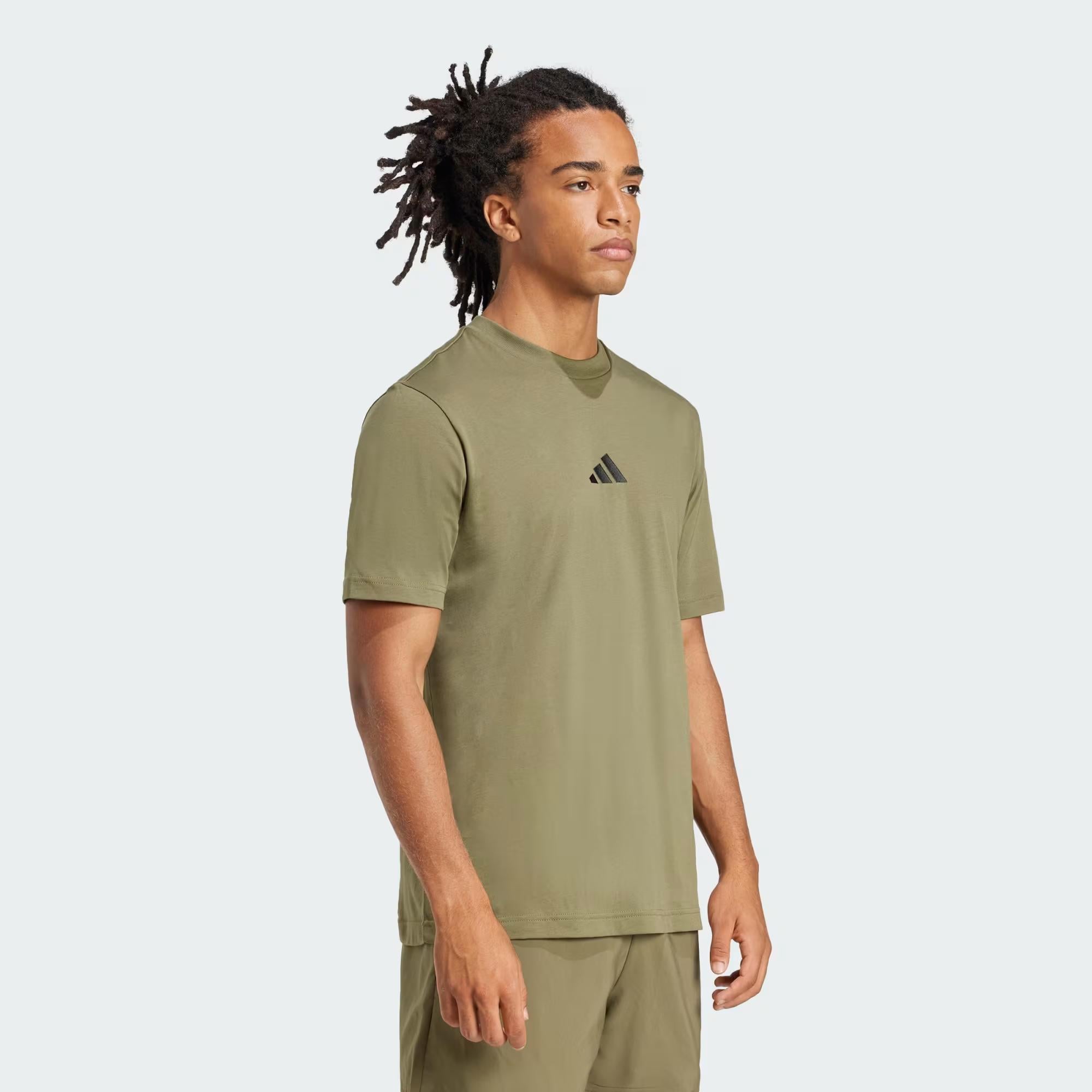 adidas Essentials Small Logo Erkek Tişört