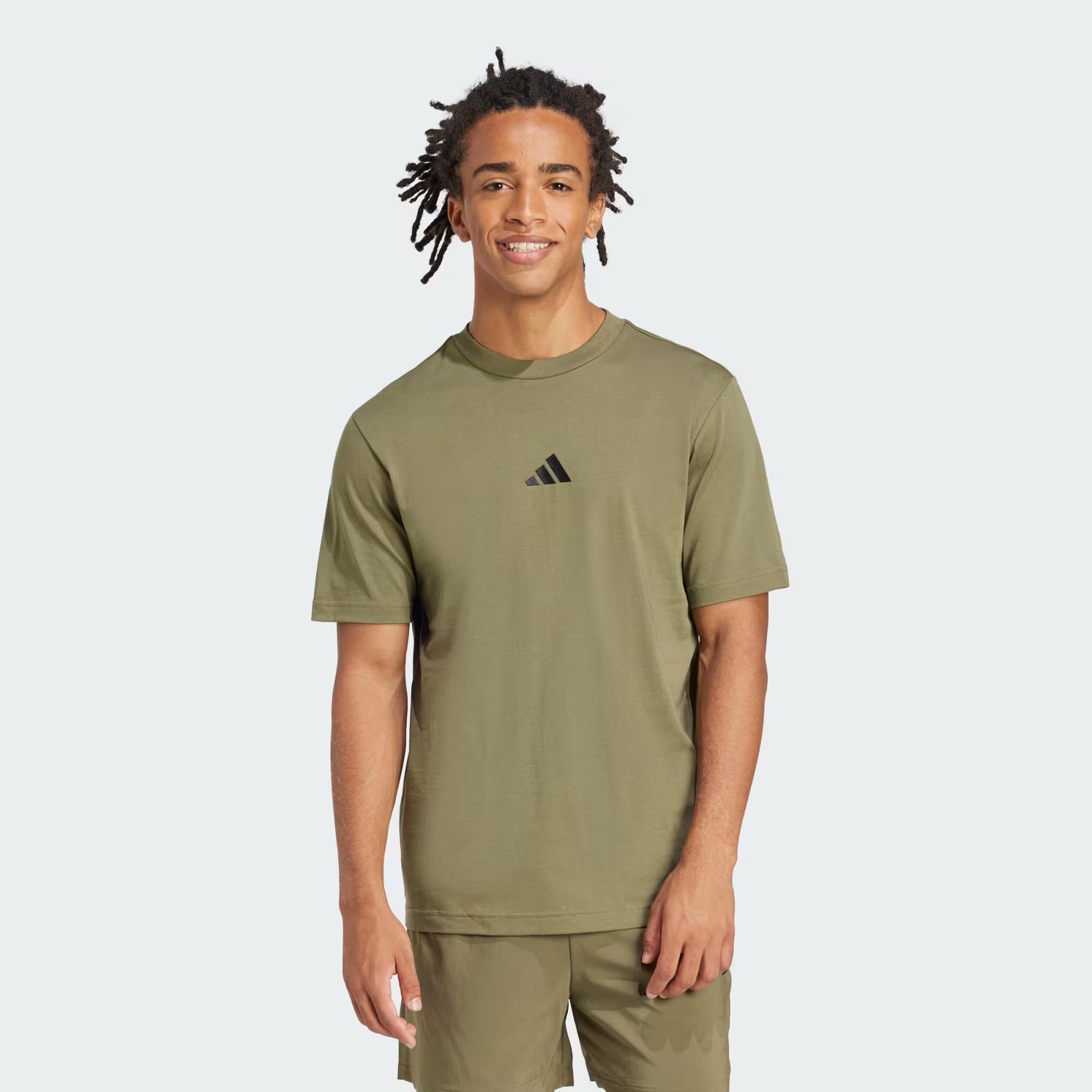 adidas Essentials Small Logo Erkek Tişört