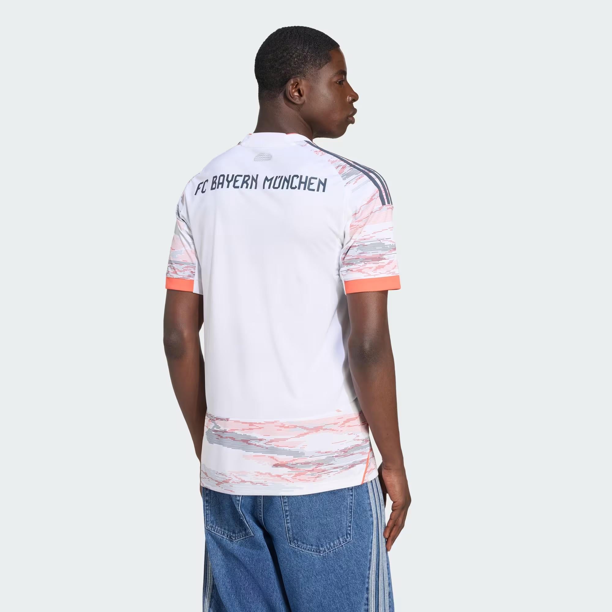 adidas FC Bayern 25/26 Erkek Forma