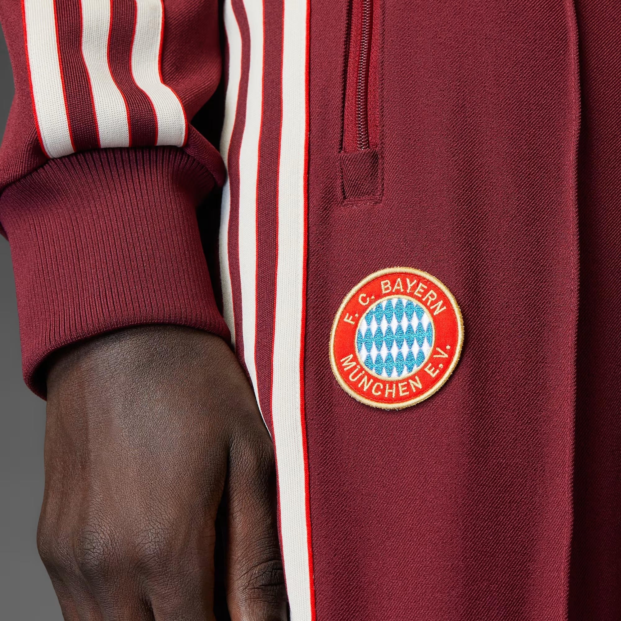 adidas FC Bayern Terrace Icons Erkek Eşofman Altı