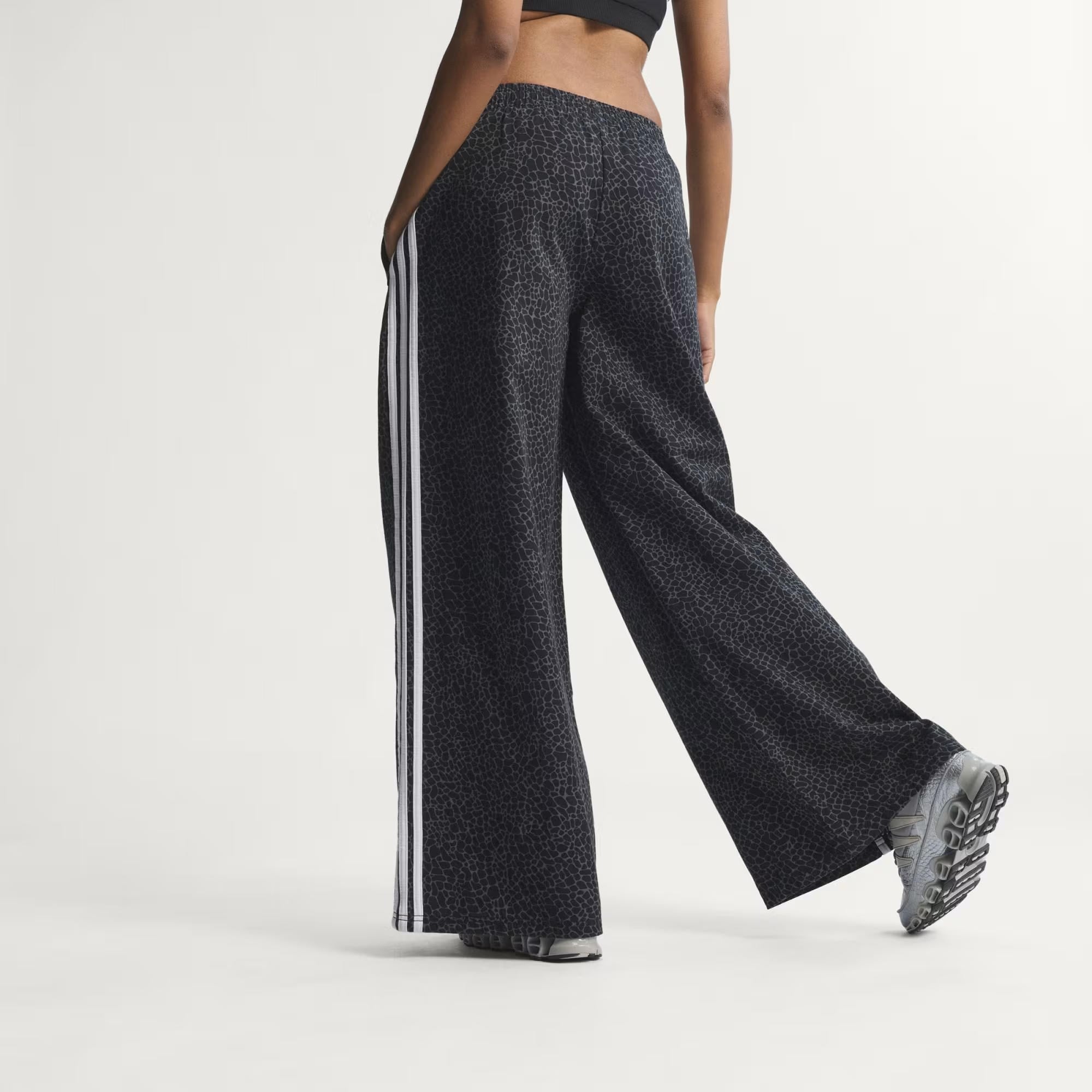 adidas Firebird Oversized AOP Denim Kadın Pantolon