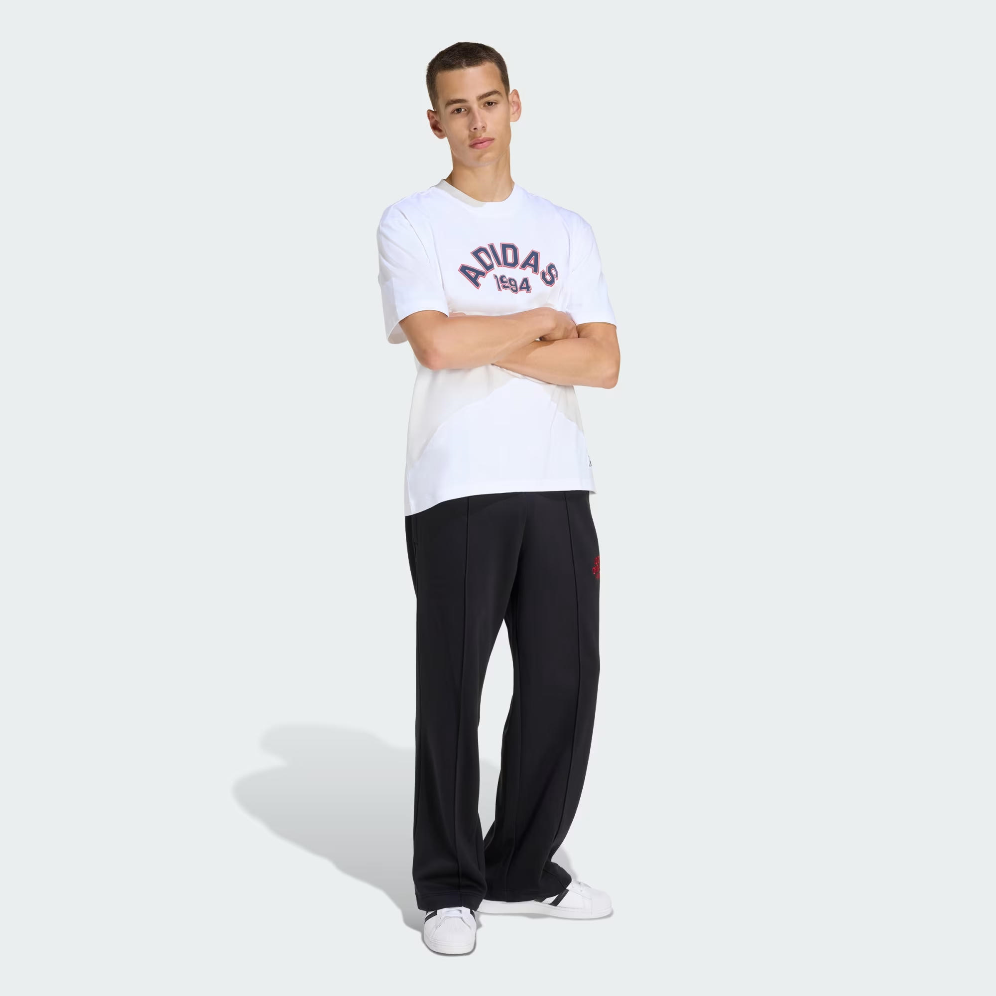 adidas GFX Erkek Tişört