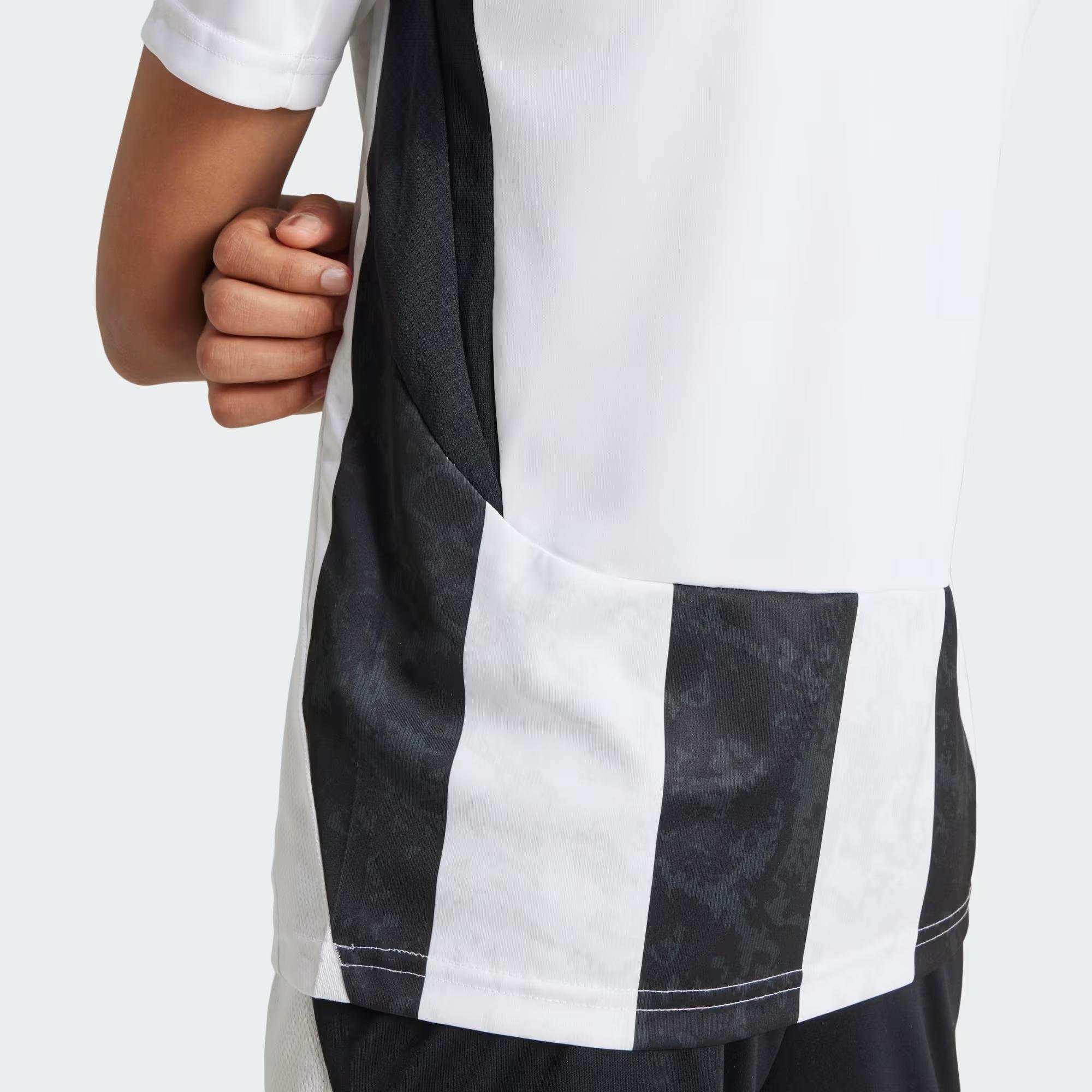 adidas Juventus 24/25 Çocuk Forma