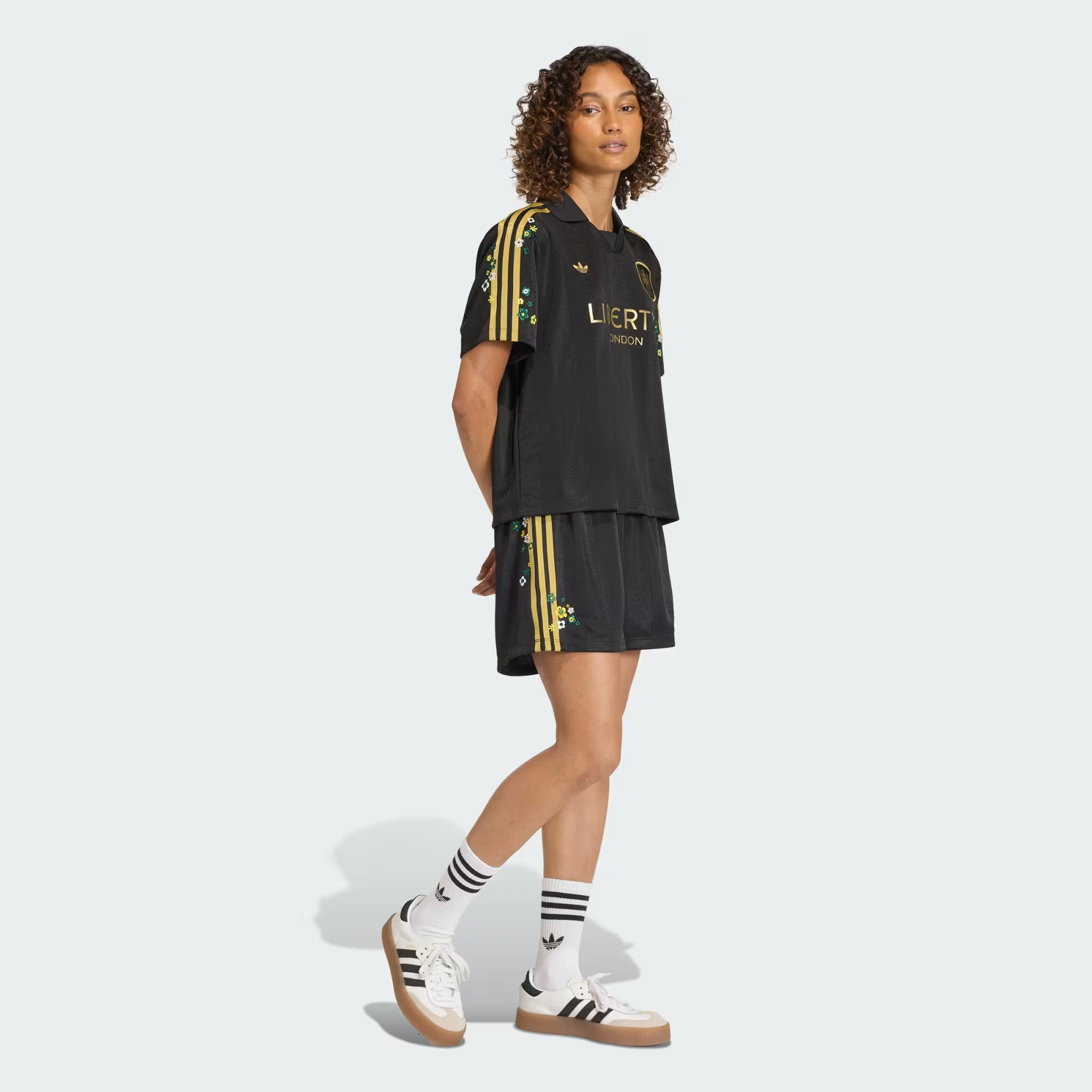 adidas Liberty London Firebird Kadın Şort
