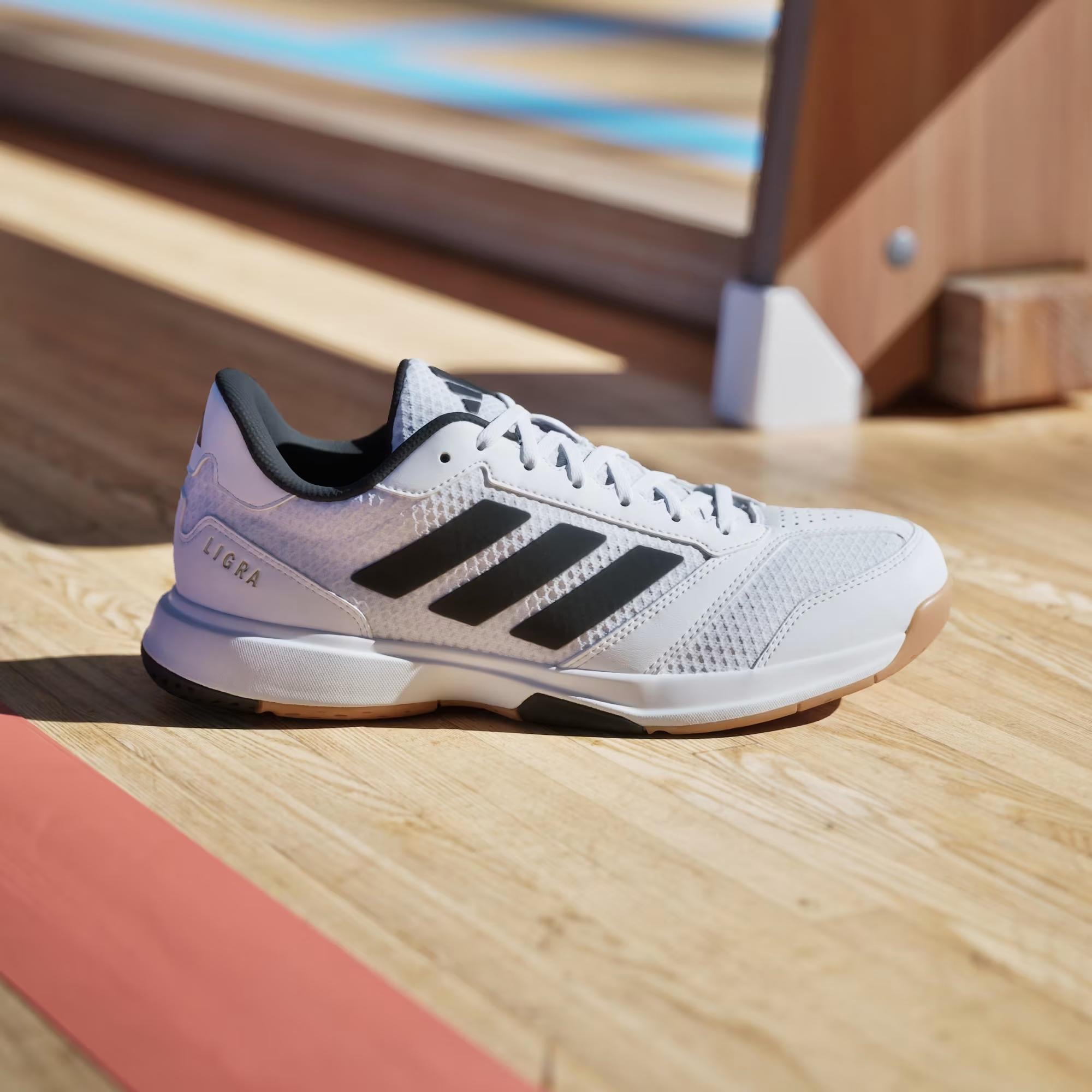 adidas Ligra 8 Indoor Kadın Antrenman Ayakkabısı