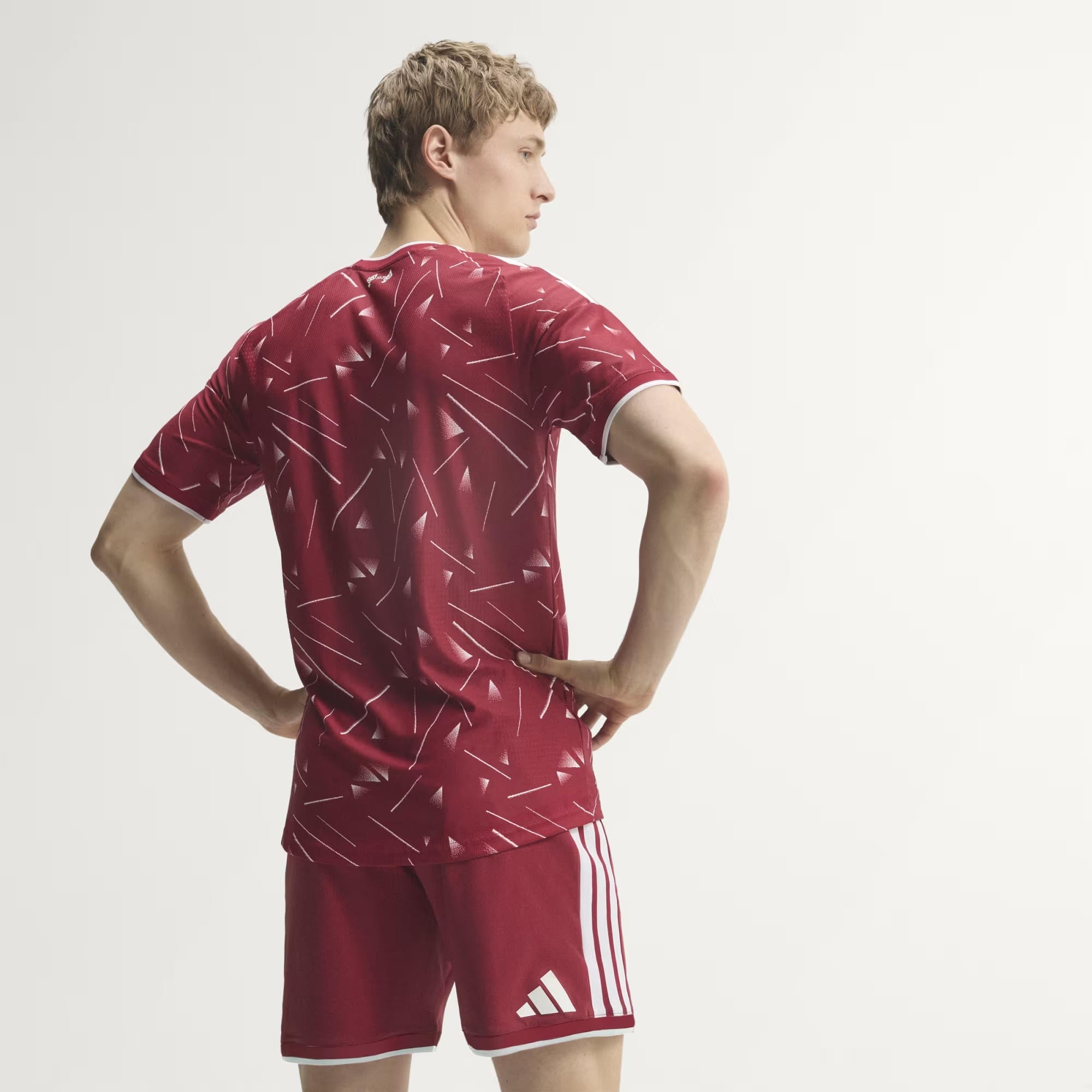 adidas Liverpool FC 26/27 Authentic Erkek Forma