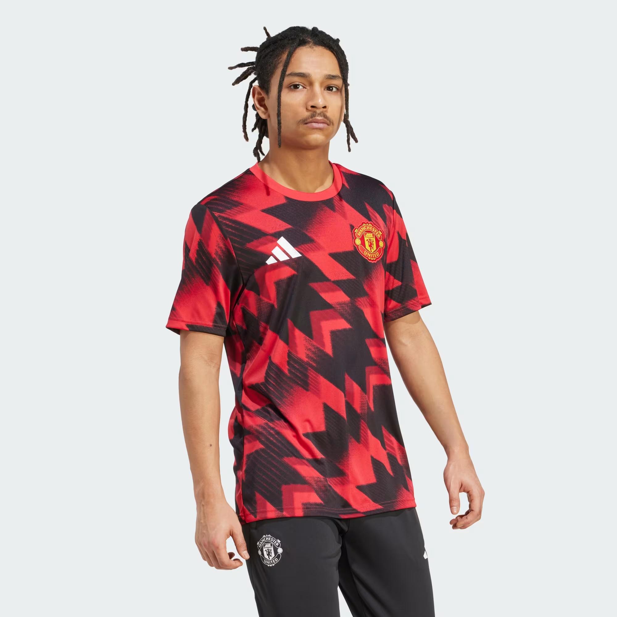 adidas Manchester United 25/26 Pre-Match Erkek Forma