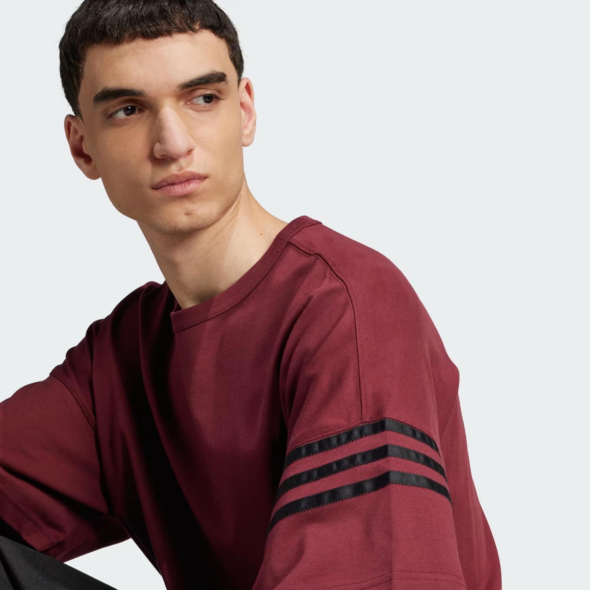 adidas Neuclassics Erkek Tişört
