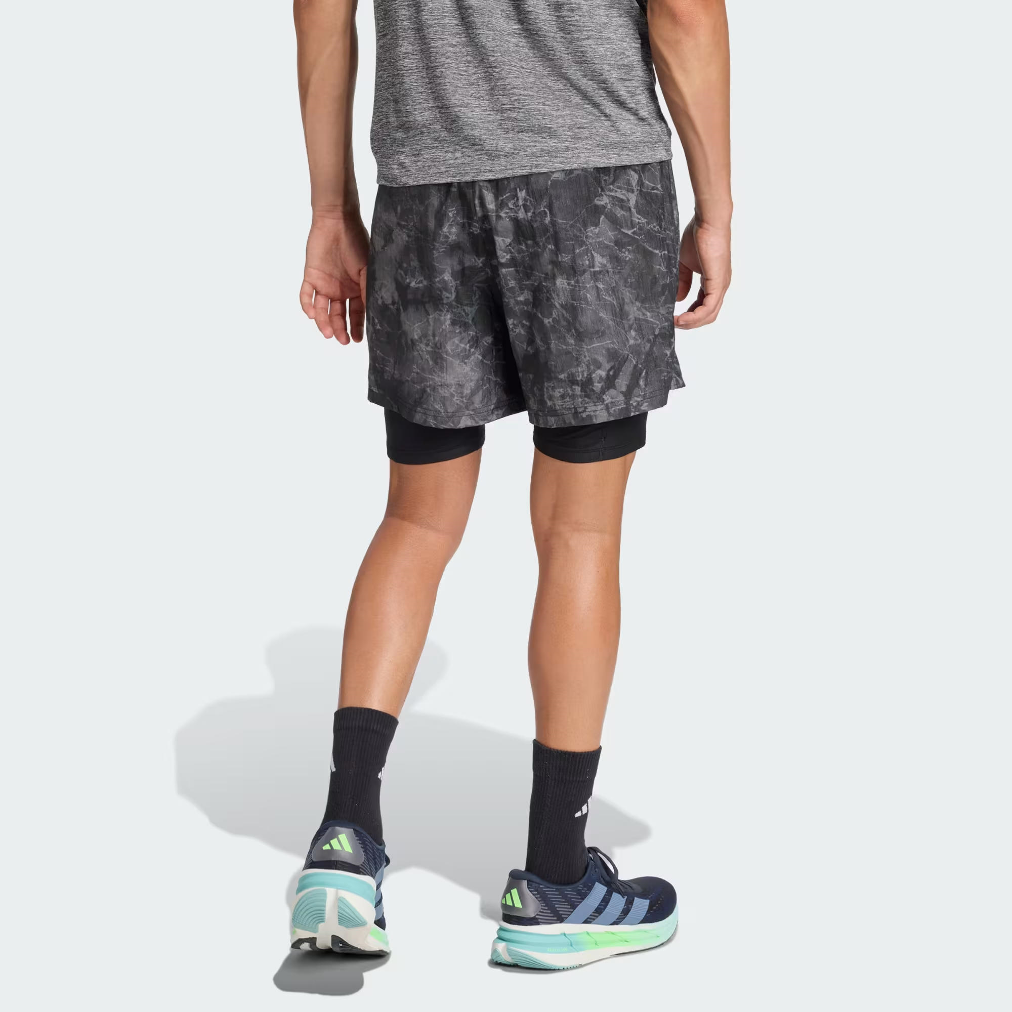adidas Own The Run Spray Dye 2-In-1 Erkek Şort
