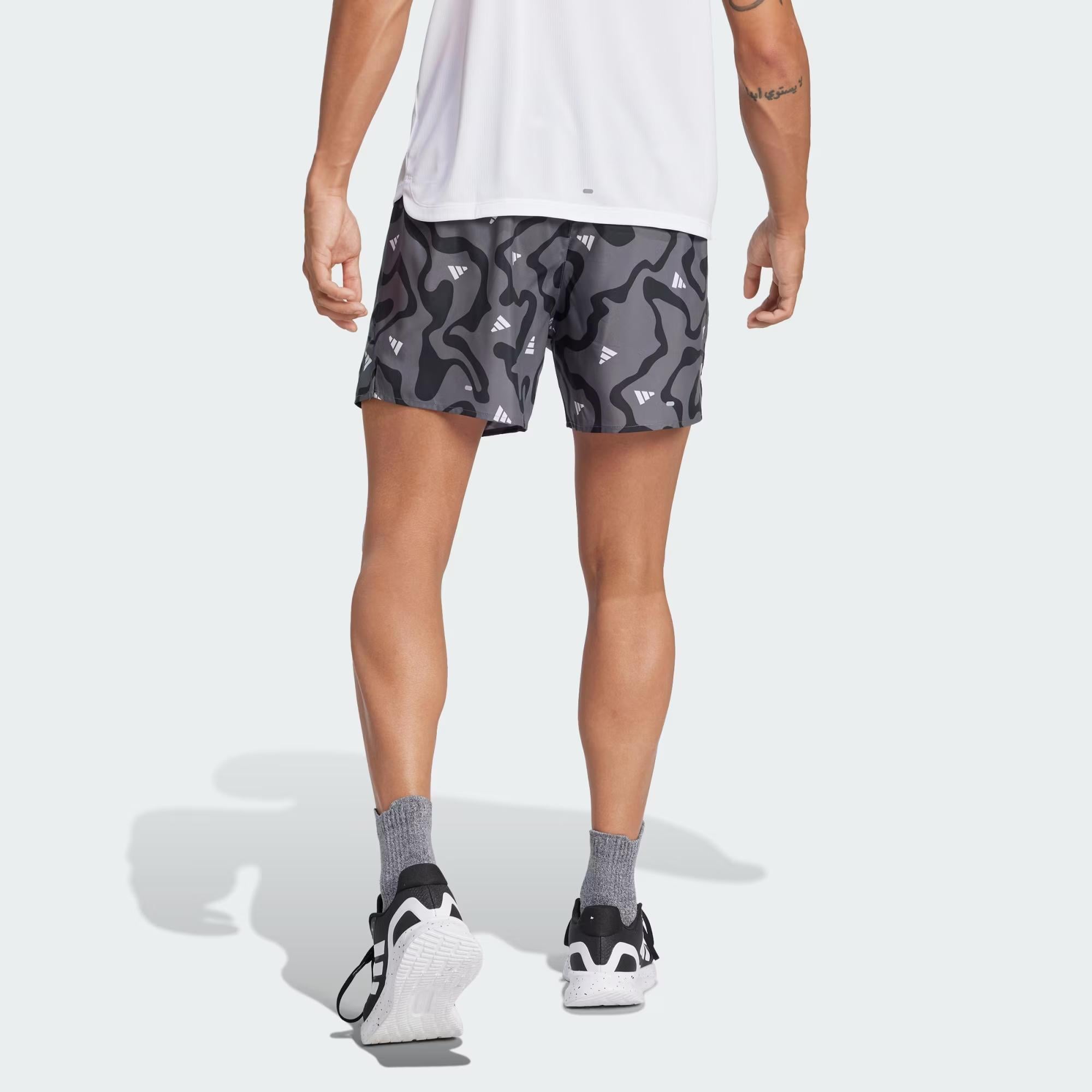 adidas Run It Brand Love Erkek Şort