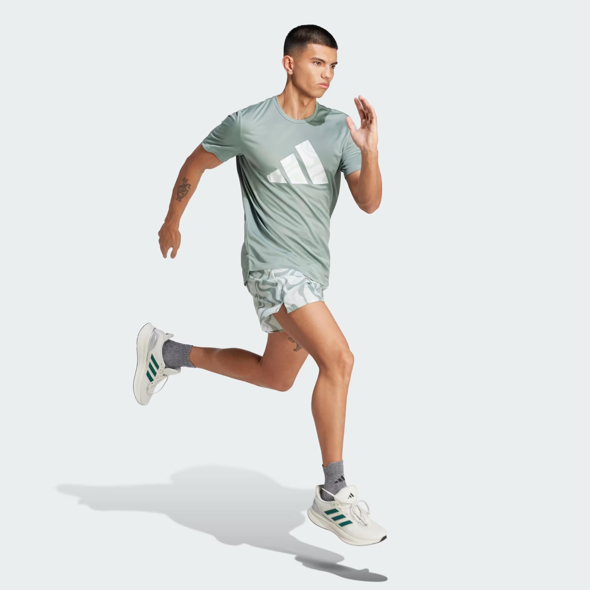 adidas Run It Brand Love Erkek Tişört