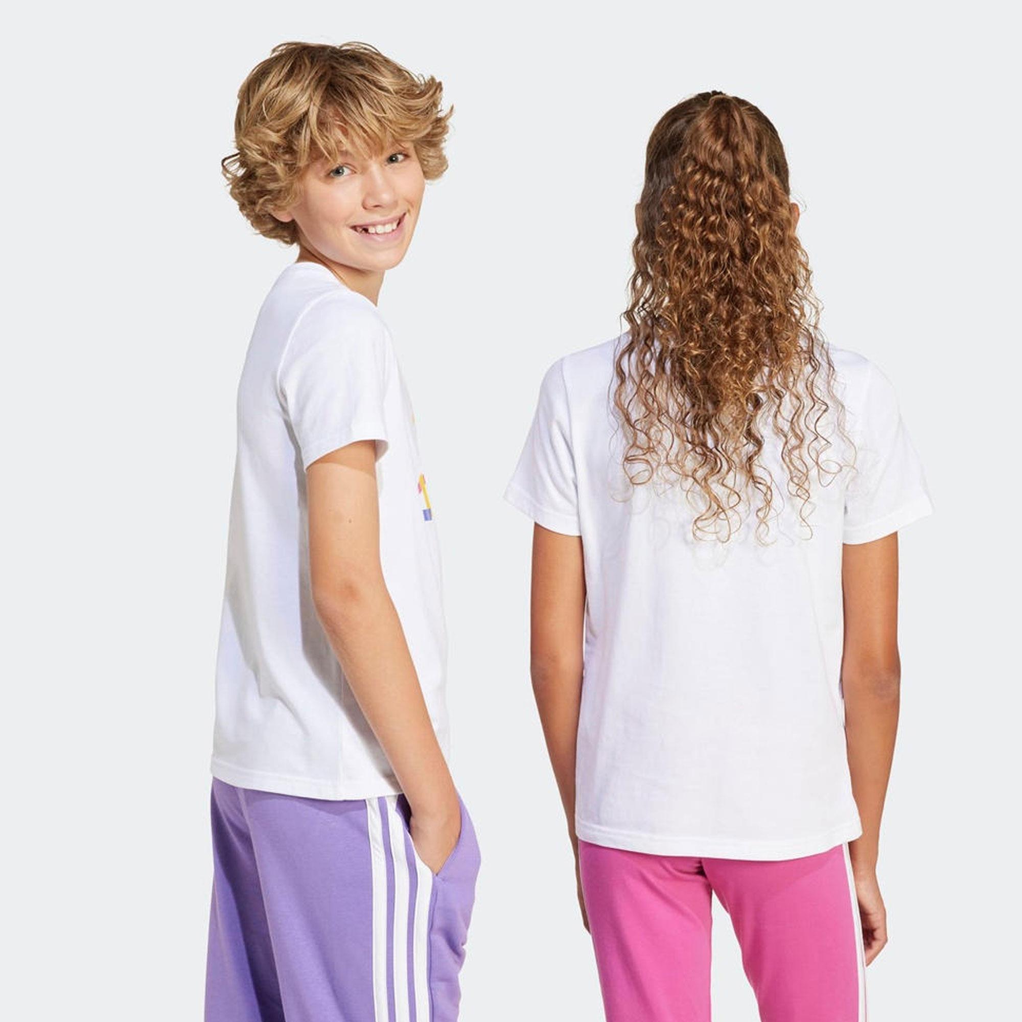 adidas Tech Logo Graphic Çocuk Tişört