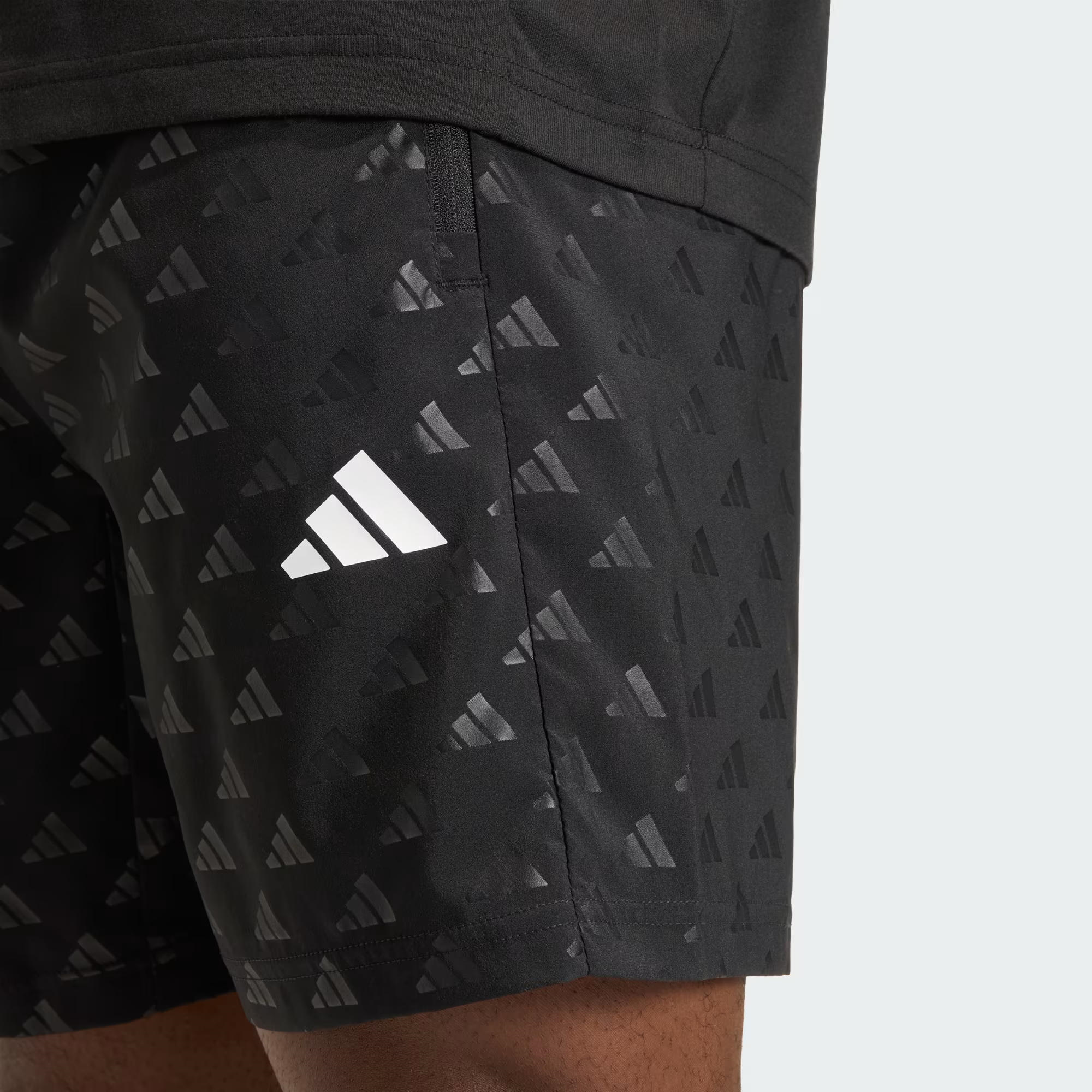 adidas Workout Essentials Brandlove Woven Erkek Şort