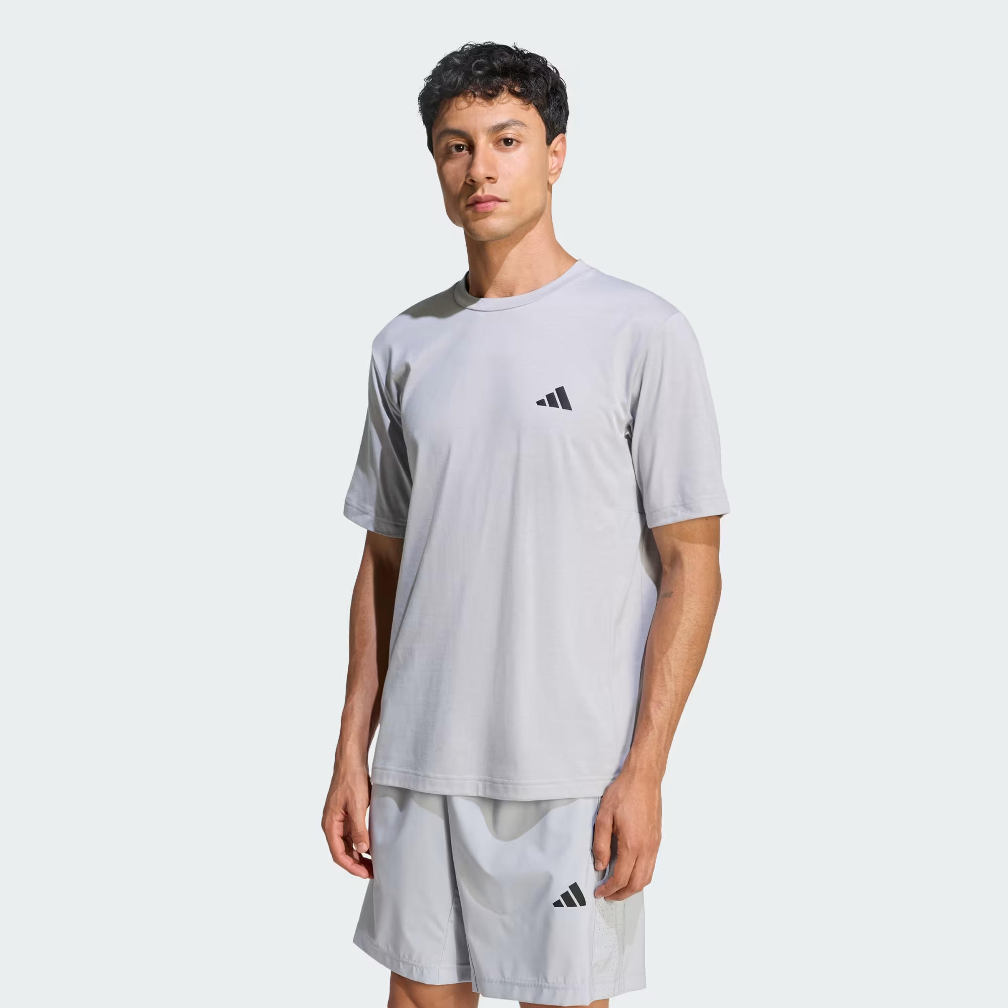 adidas Workout Essentials Feelready Erkek Tişört