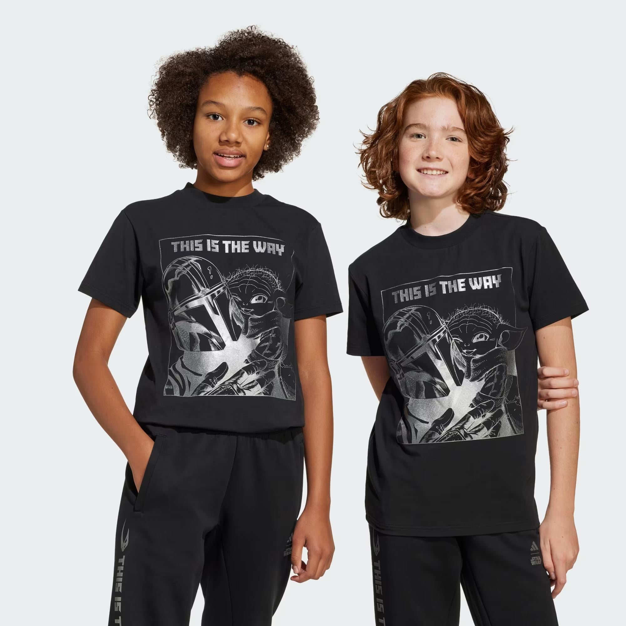 adidas X Star Wars The Mandalorian Graphic Çocuk Tişört