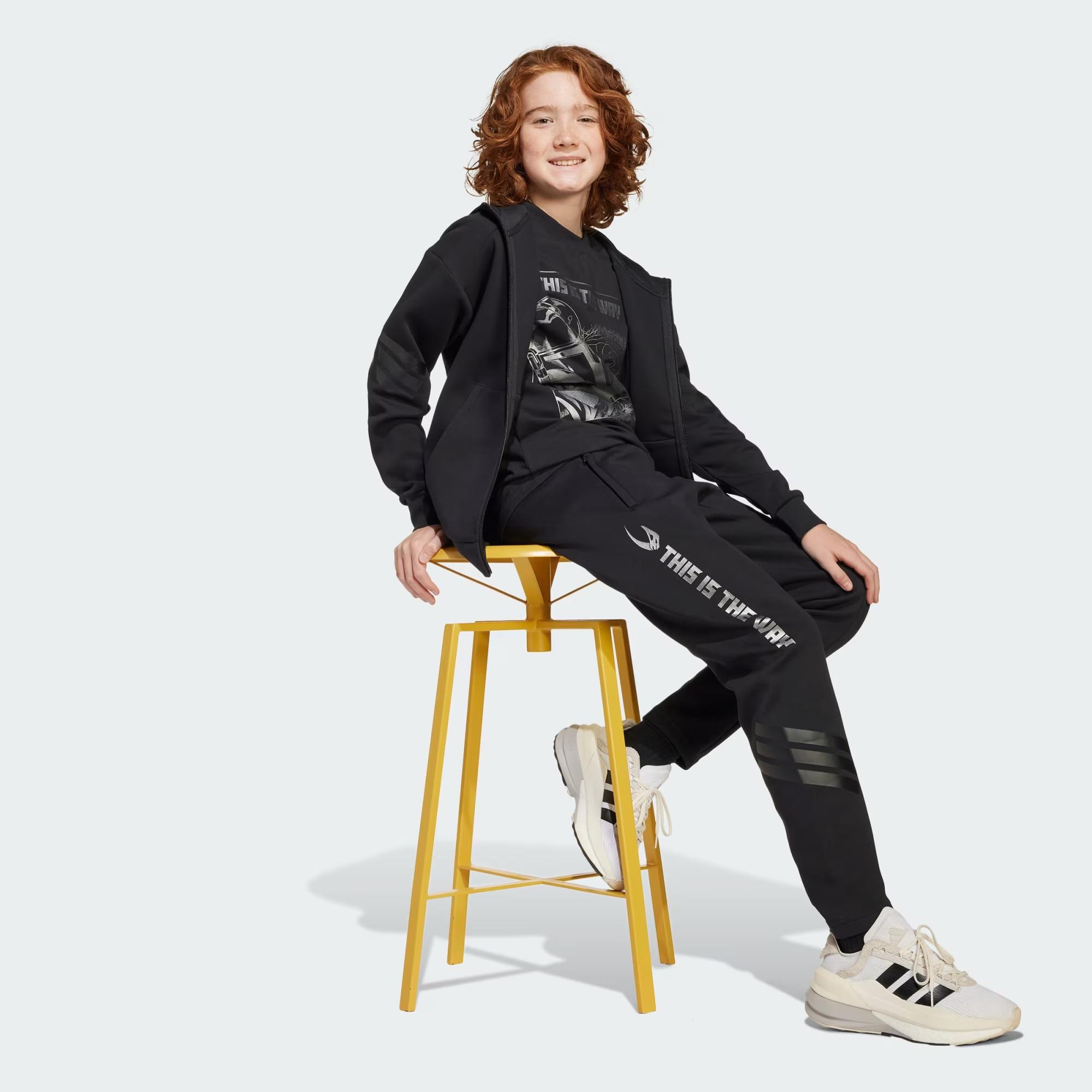 adidas X Star Wars The Mandalorian Graphic Çocuk Tişört