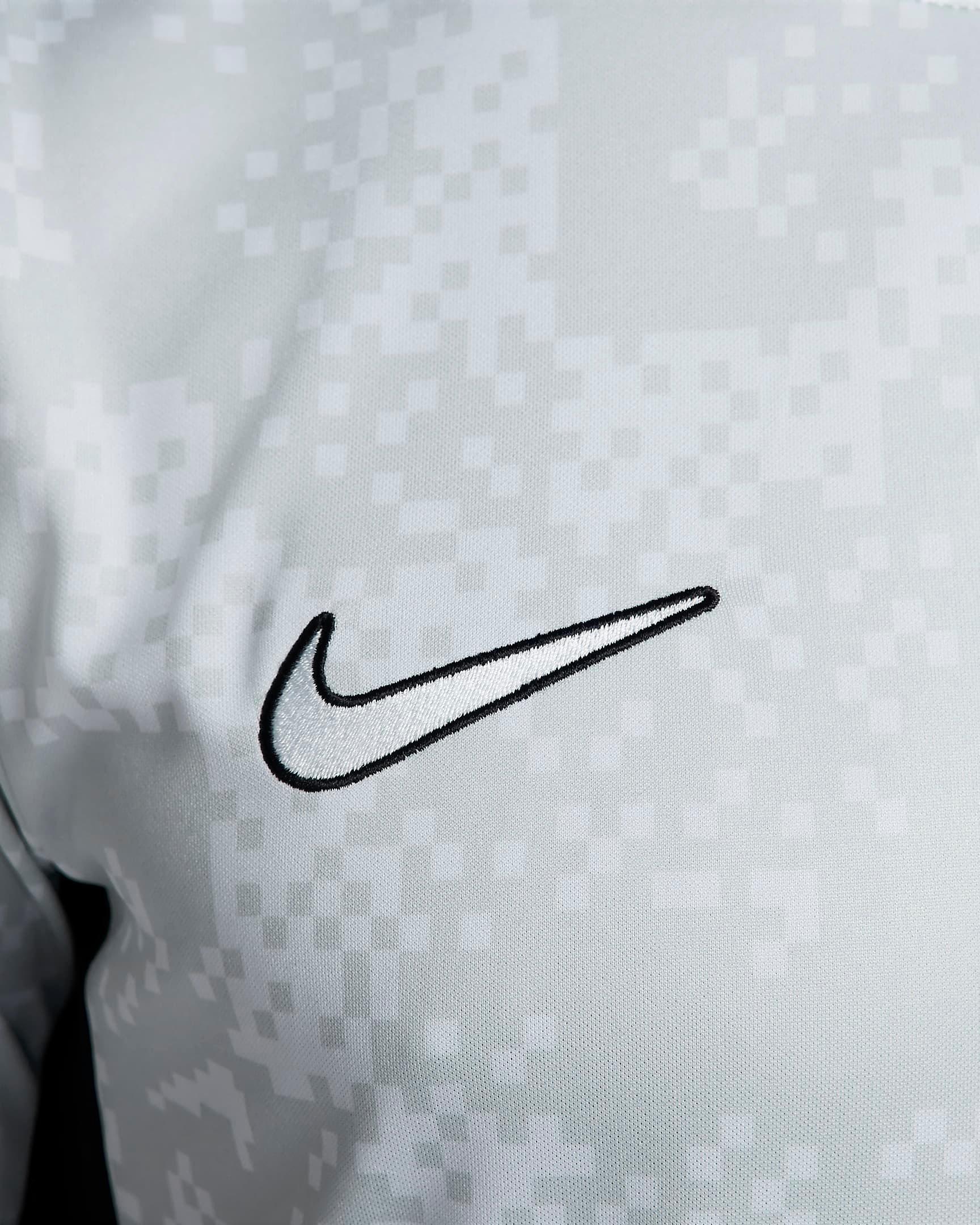 Nike Academy Pro Dri-FIT Erkek Tişört