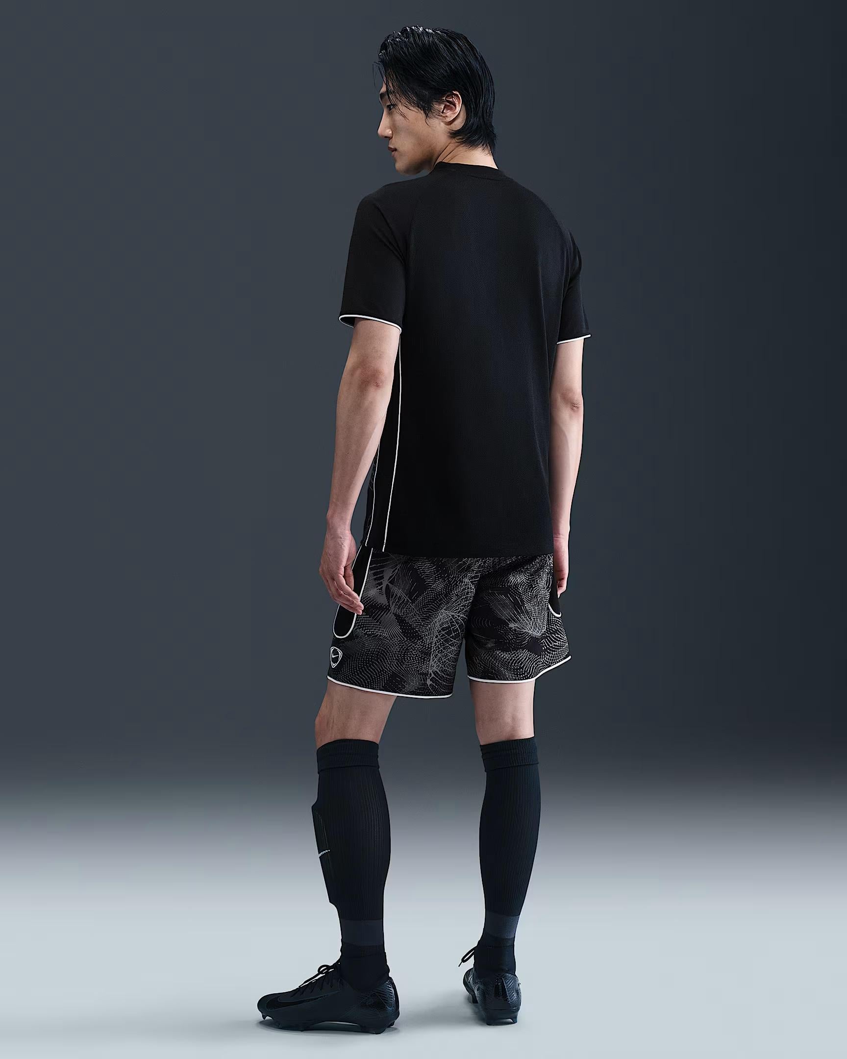Nike Dri-FIT Football Academy Erkek Şort