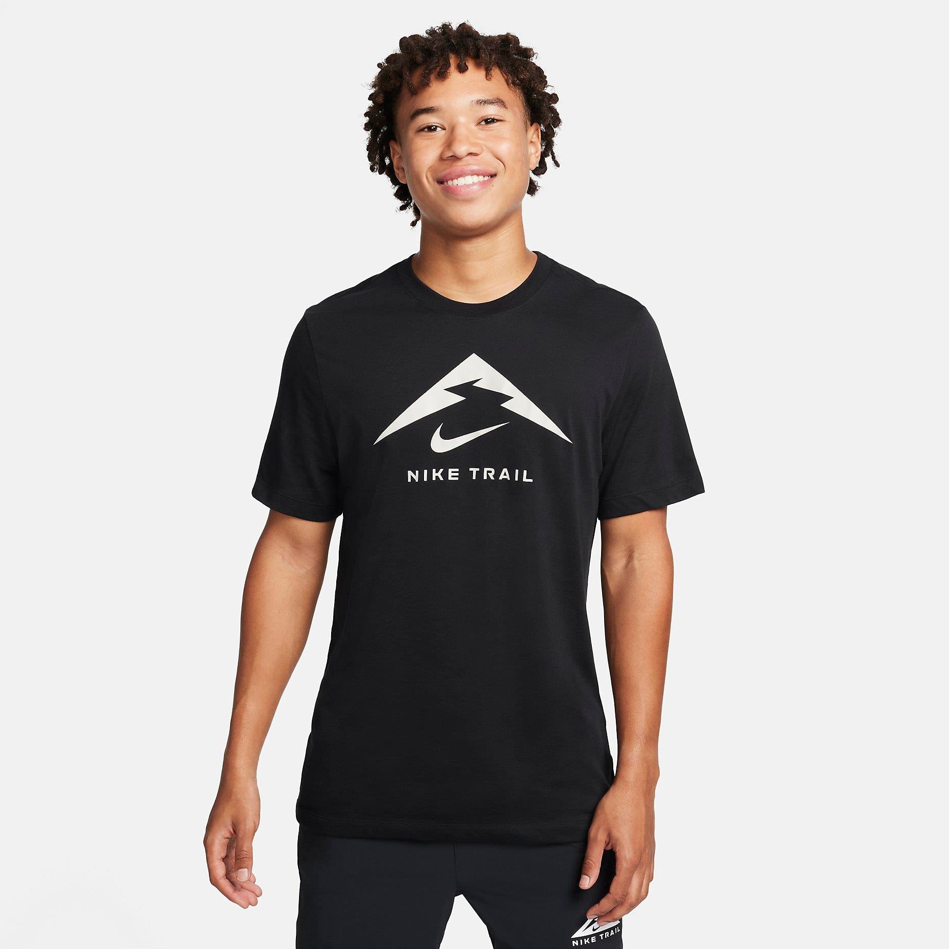 Nike Dri-FIT Trail Logo Erkek Tişört