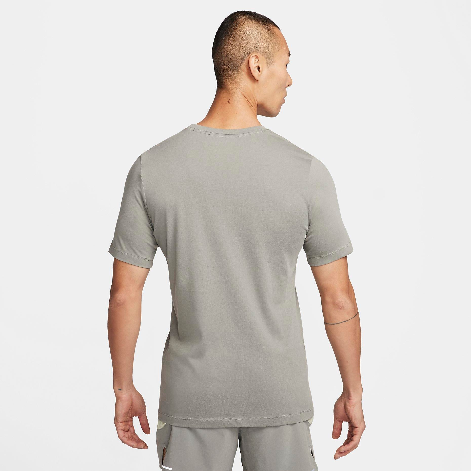 Nike Dri-FIT Trail Logo Erkek Tişört